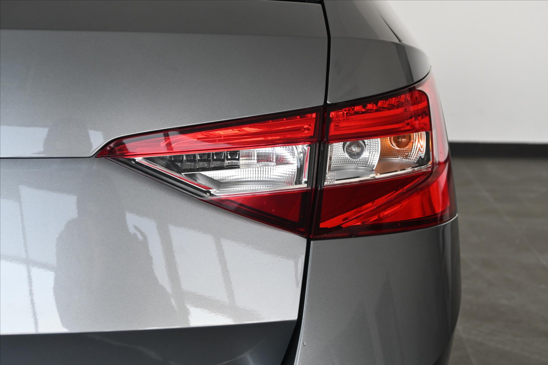 Main photo of the car Skoda Superb 2.0 TDI 110 kW DSG Style Warranty up to 5 years (34)