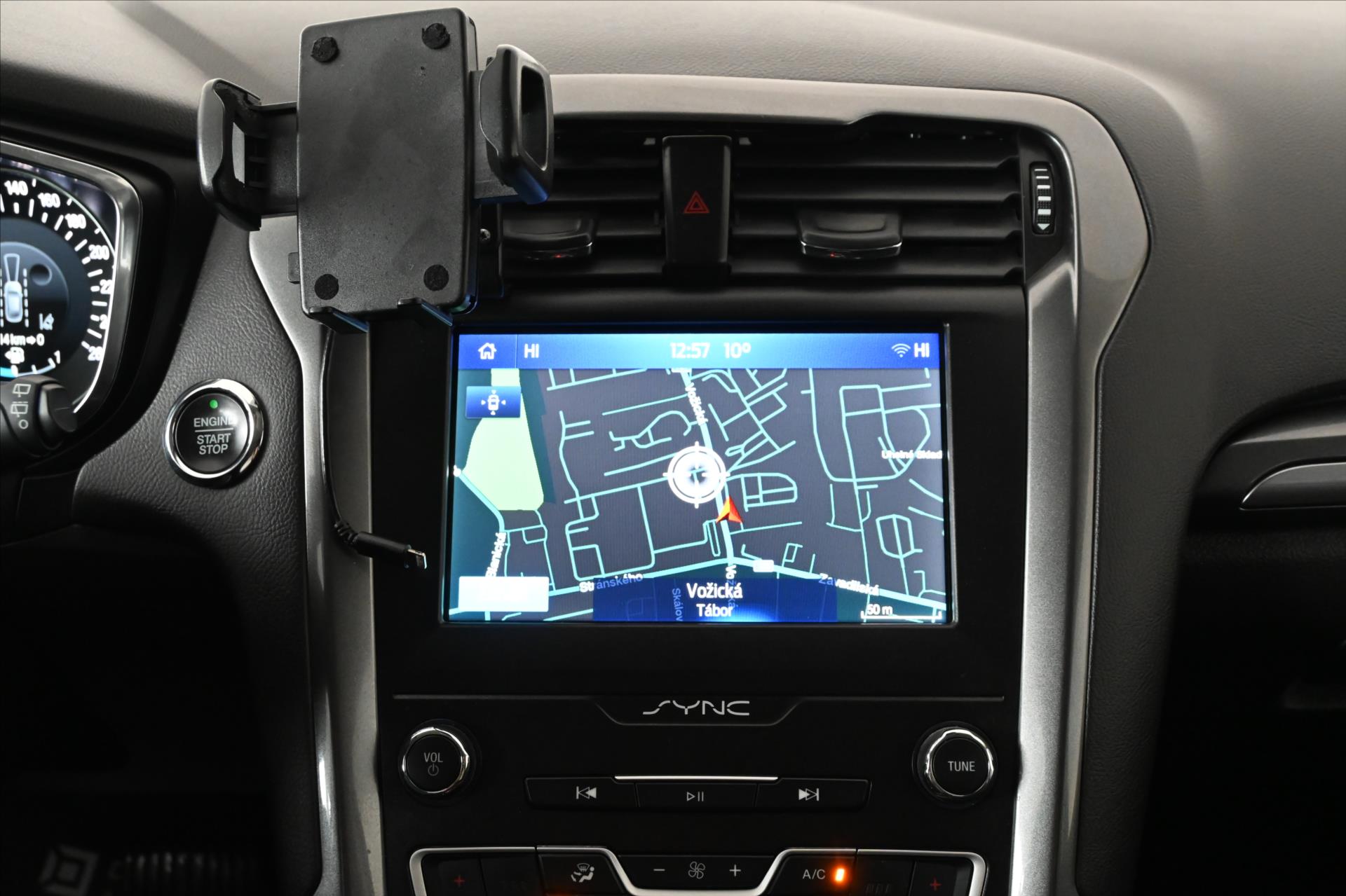 Hlavní fotografie vozu Ford Mondeo 2,0 EcoBlue 140 kW TITANIUM AT8 Záruka až 5 let (18)