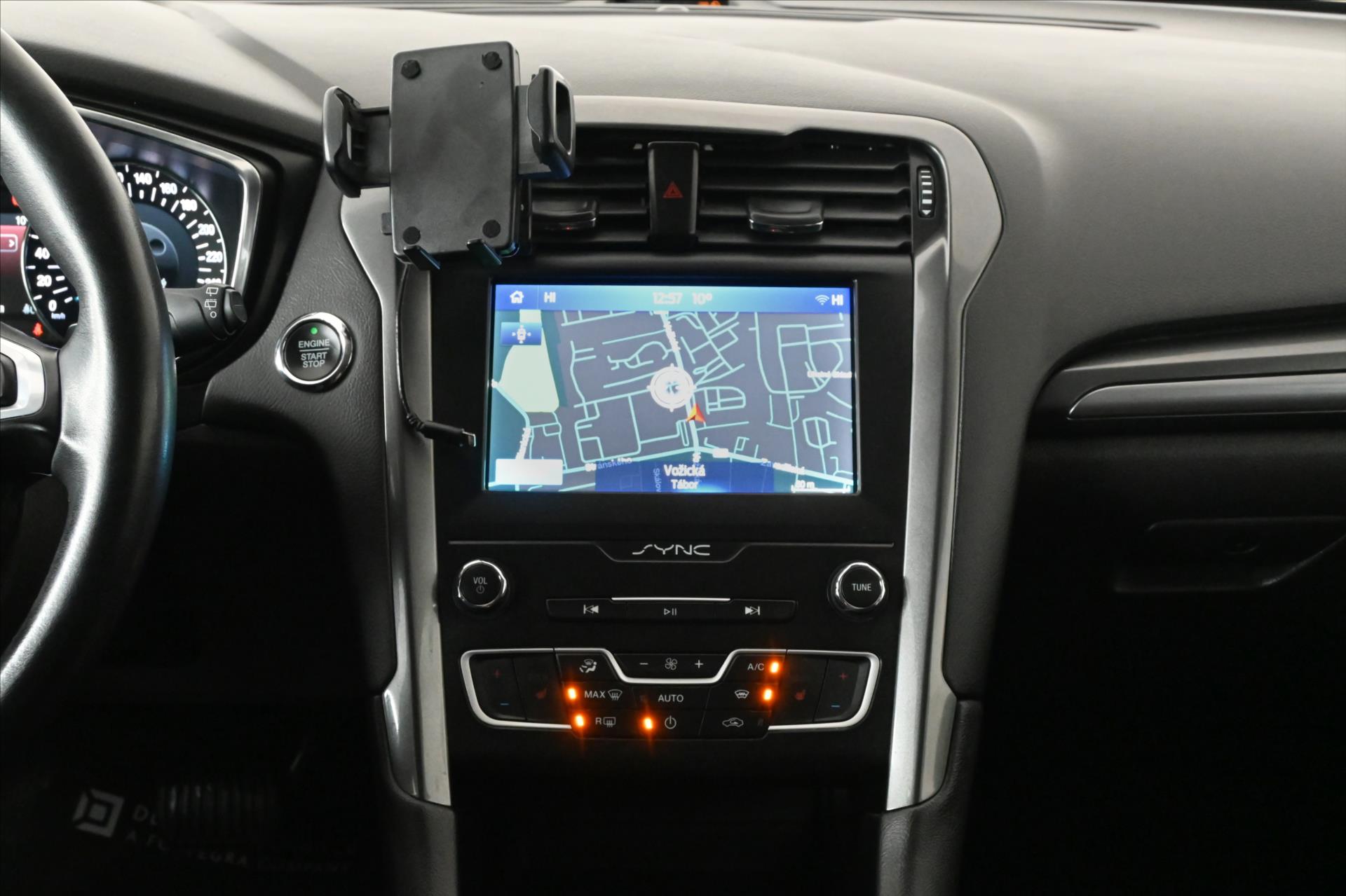 Hlavní fotografie vozu Ford Mondeo 2,0 EcoBlue 140 kW TITANIUM AT8 Záruka až 5 let (20)