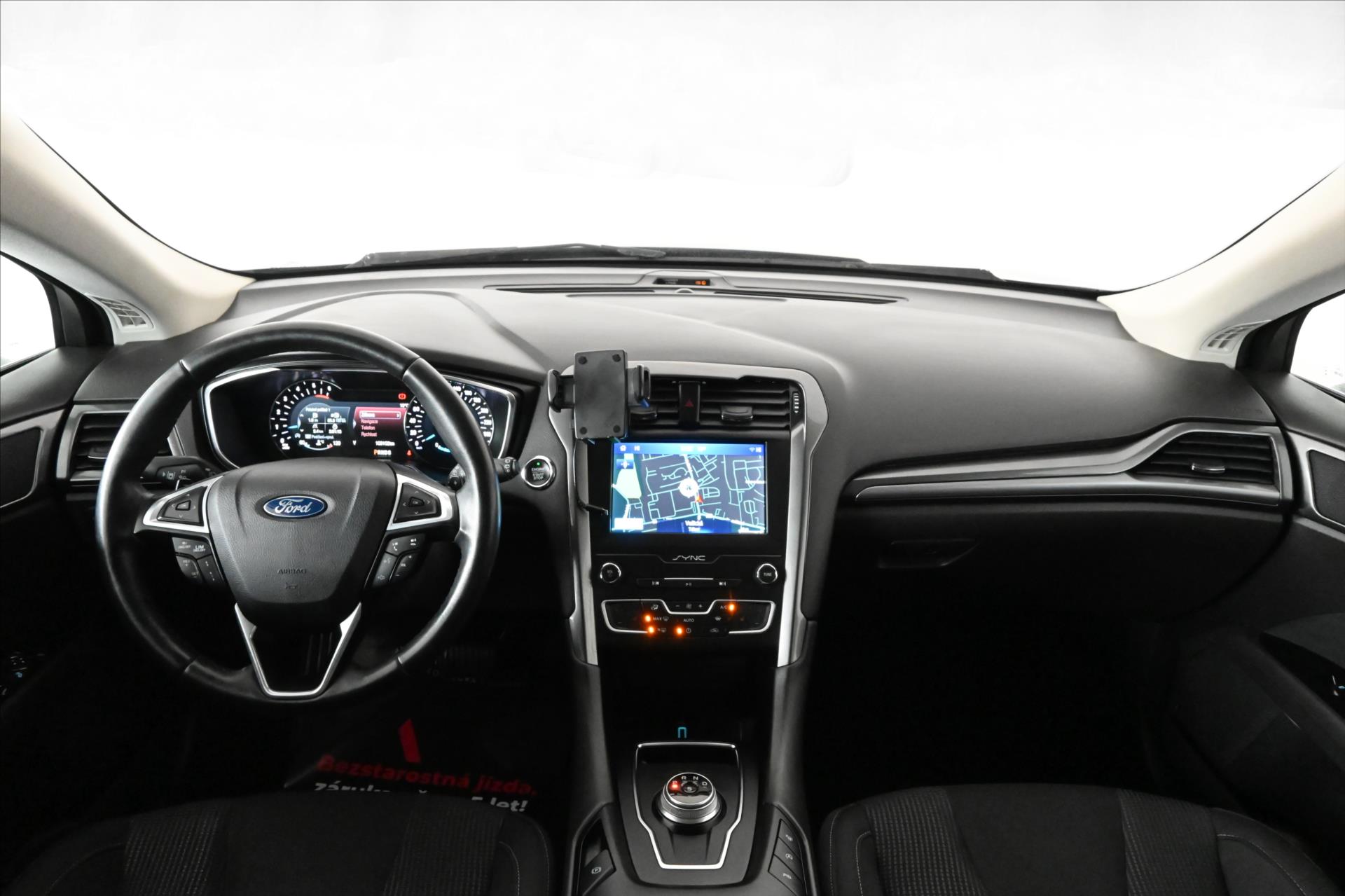 Hlavní fotografie vozu Ford Mondeo 2,0 EcoBlue 140kW TITANIUM AT8 Záruka až 5 let (12)