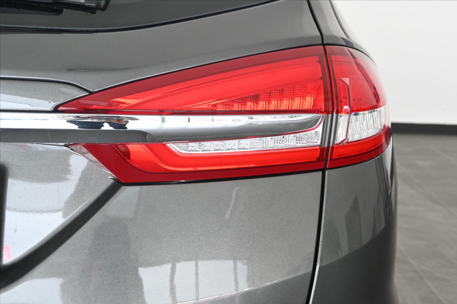 Hlavní fotografie vozu Ford Mondeo 2,0 EcoBlue 140kW TITANIUM AT8 Záruka až 5 let (31)