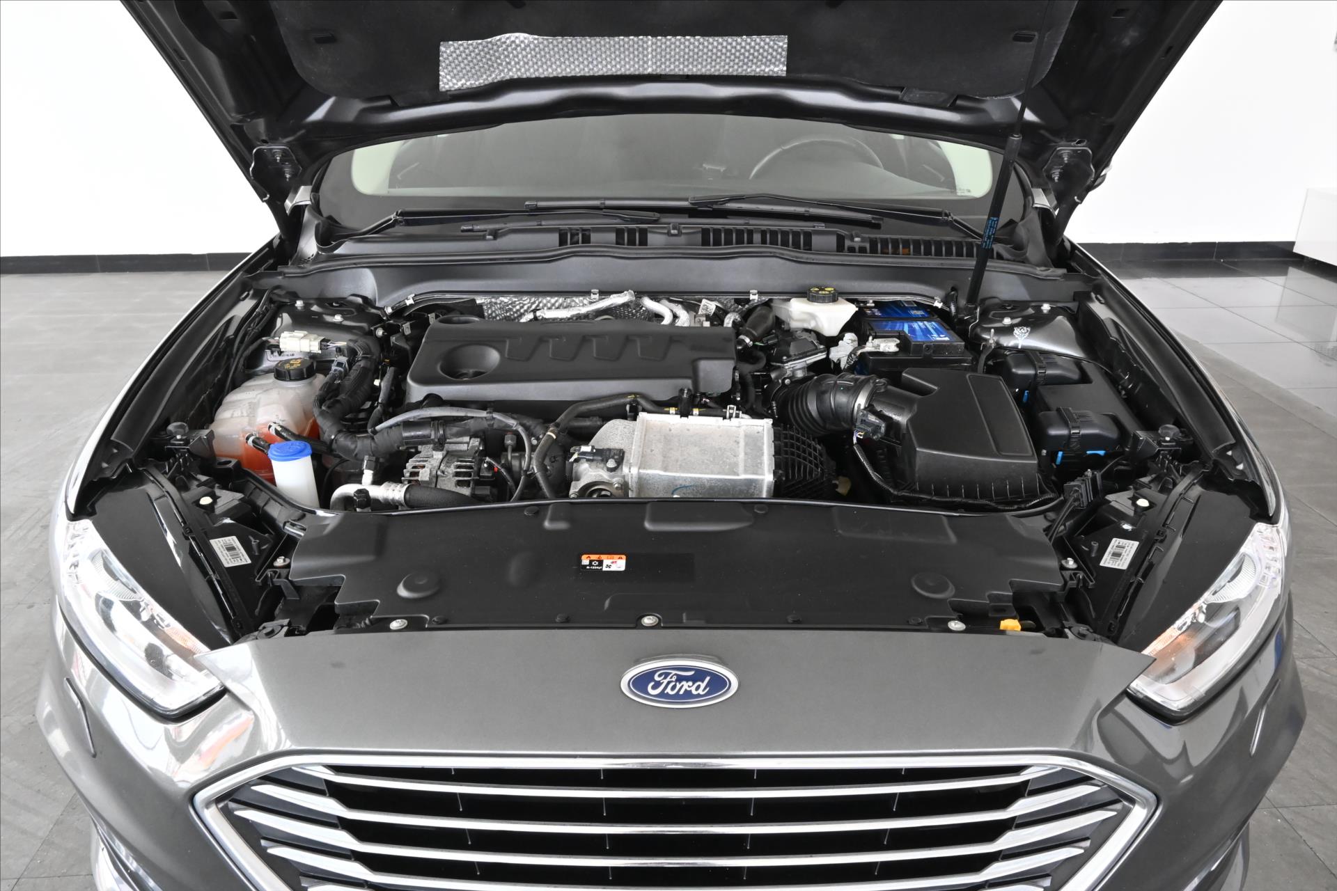 Hlavní fotografie vozu Ford Mondeo 2,0 EcoBlue 140kW TITANIUM AT8 Záruka až 5 let (5)