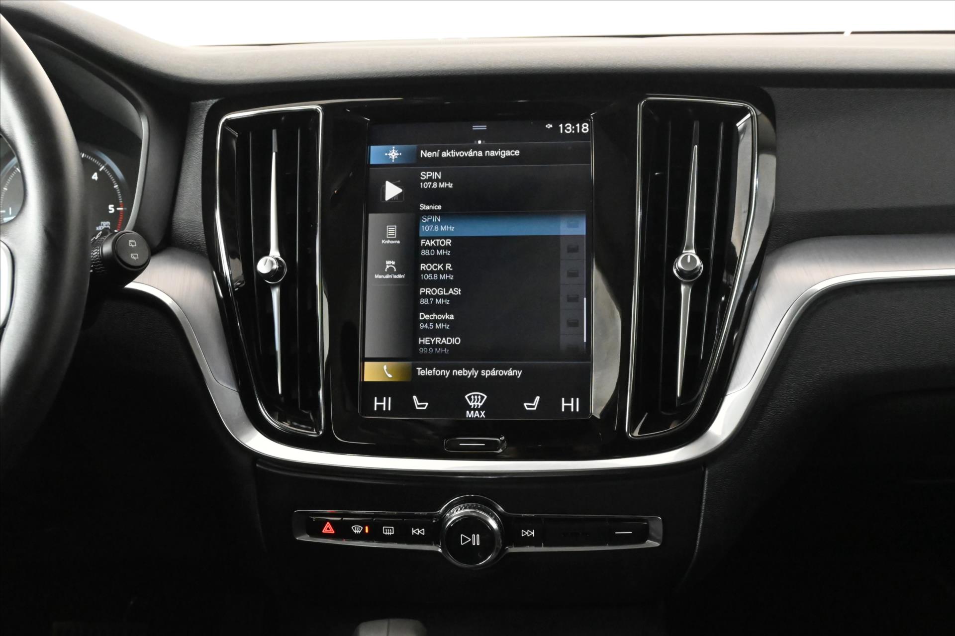 Hlavní fotografie vozu Volvo V60 2,0 B4 MHEV 145 kW AT8 Momentum Záruka až 5 let (13)