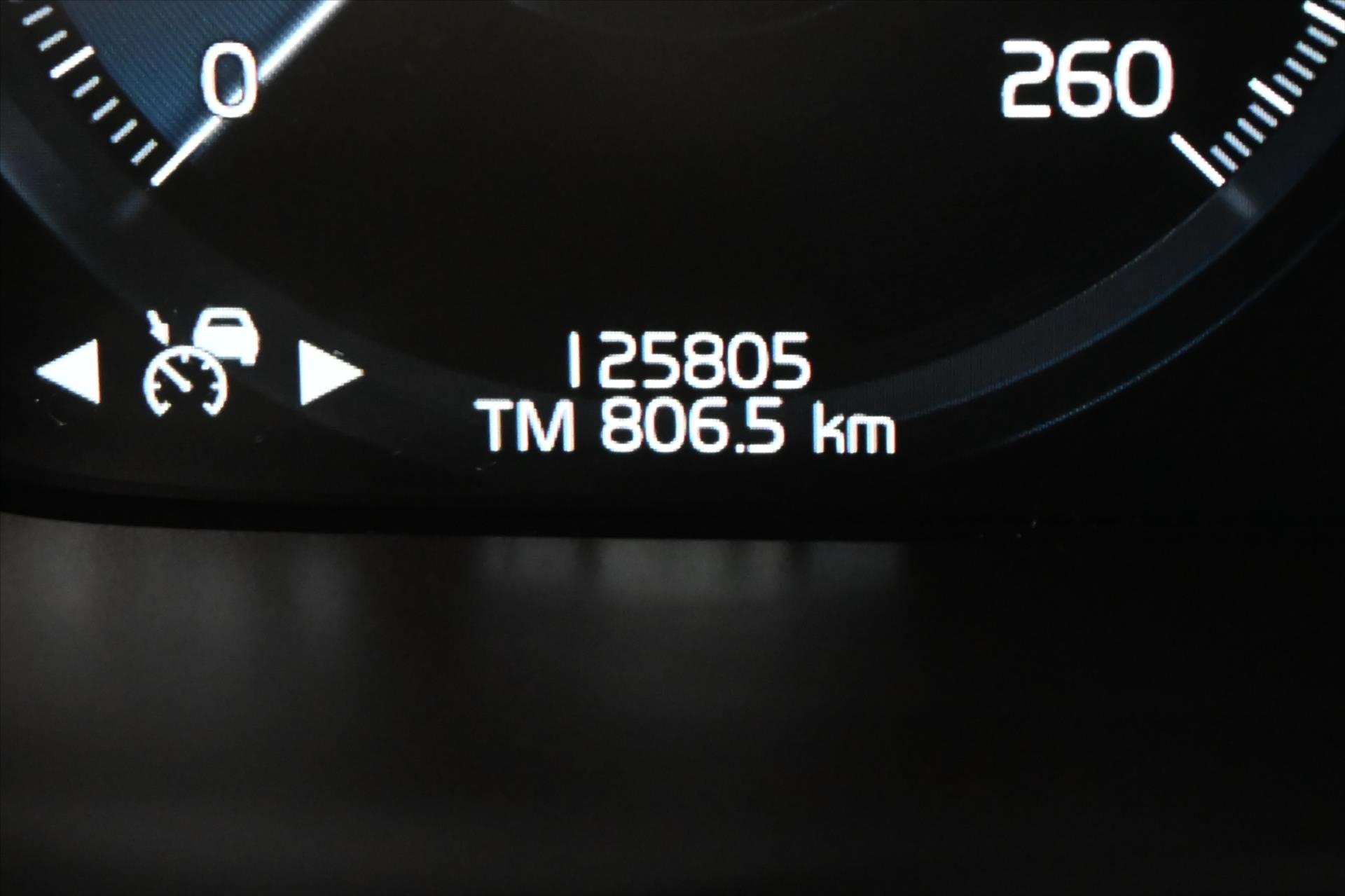 Hlavní fotografie vozu Volvo V60 2,0 B4 MHEV 145 kW AT8 Momentum Záruka až 5 let (15)