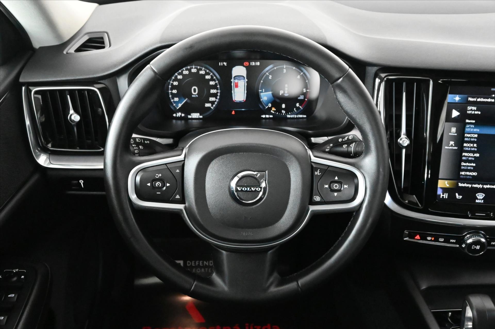 Hlavní fotografie vozu Volvo V60 2,0 B4 MHEV 145 kW AT8 Momentum Záruka až 5 let (17)