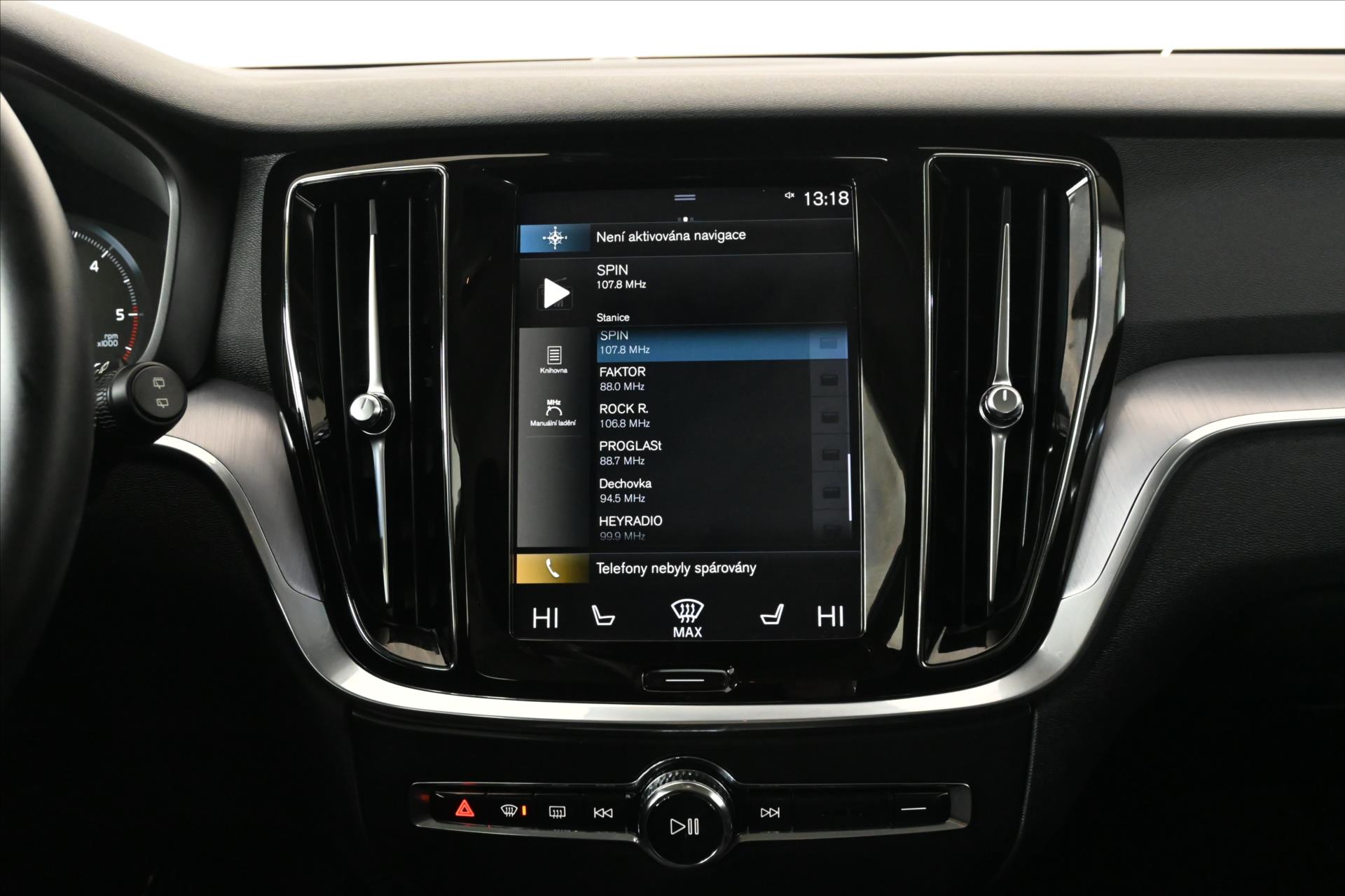 Hlavní fotografie vozu Volvo V60 2,0 B4 MHEV 145 kW AT8 Momentum Záruka až 5 let (20)