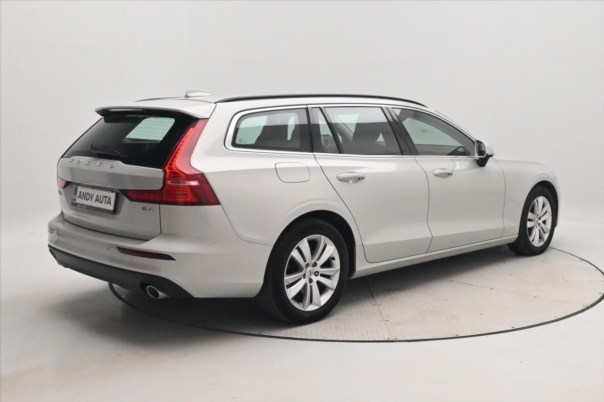 Hlavní fotografie vozu Volvo V60 2,0 B4 MHEV 145 kW AT8 Momentum Záruka až 5 let (5)