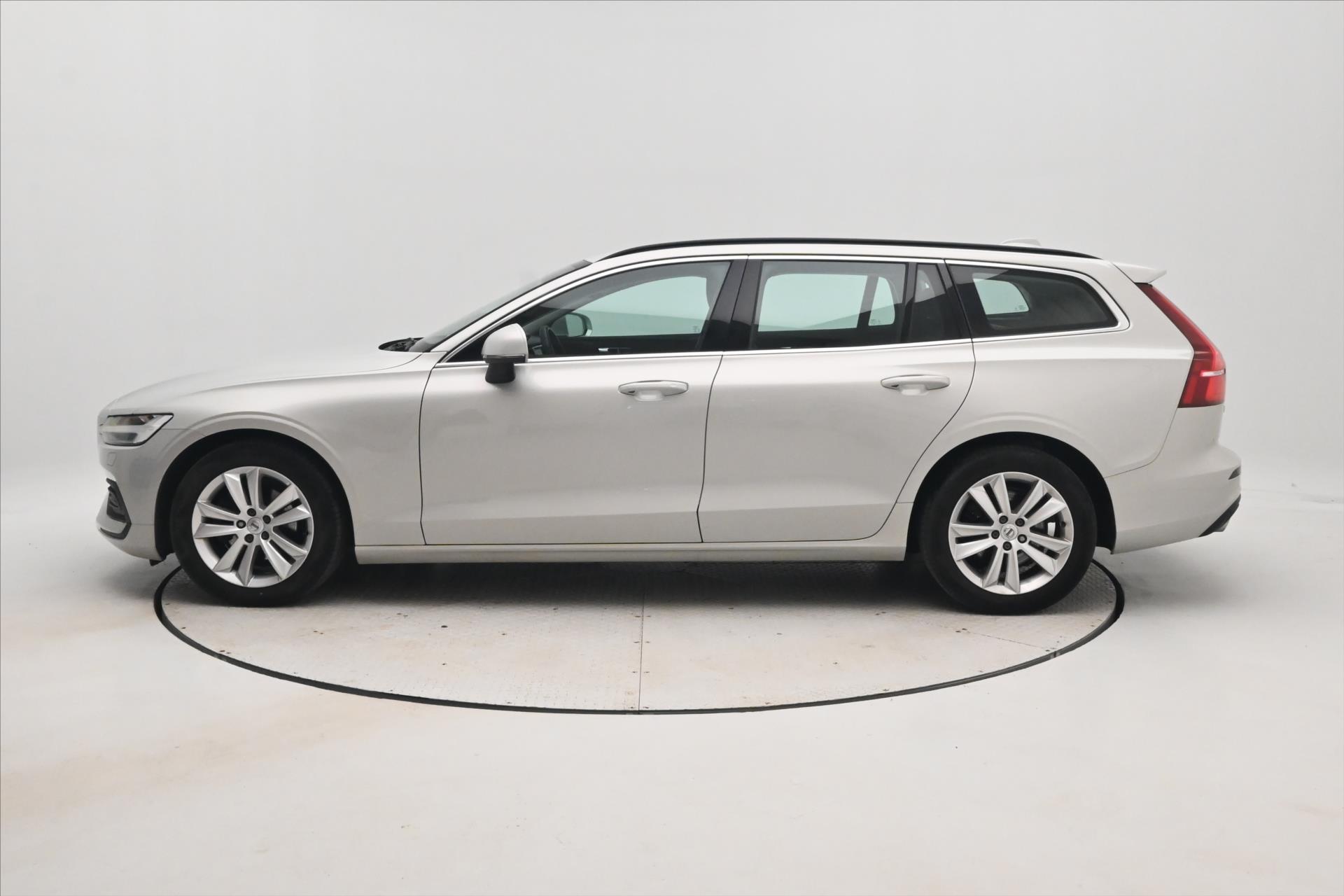Hlavní fotografie vozu Volvo V60 2,0 B4 MHEV 145 kW AT8 Momentum Záruka až 5 let (8)
