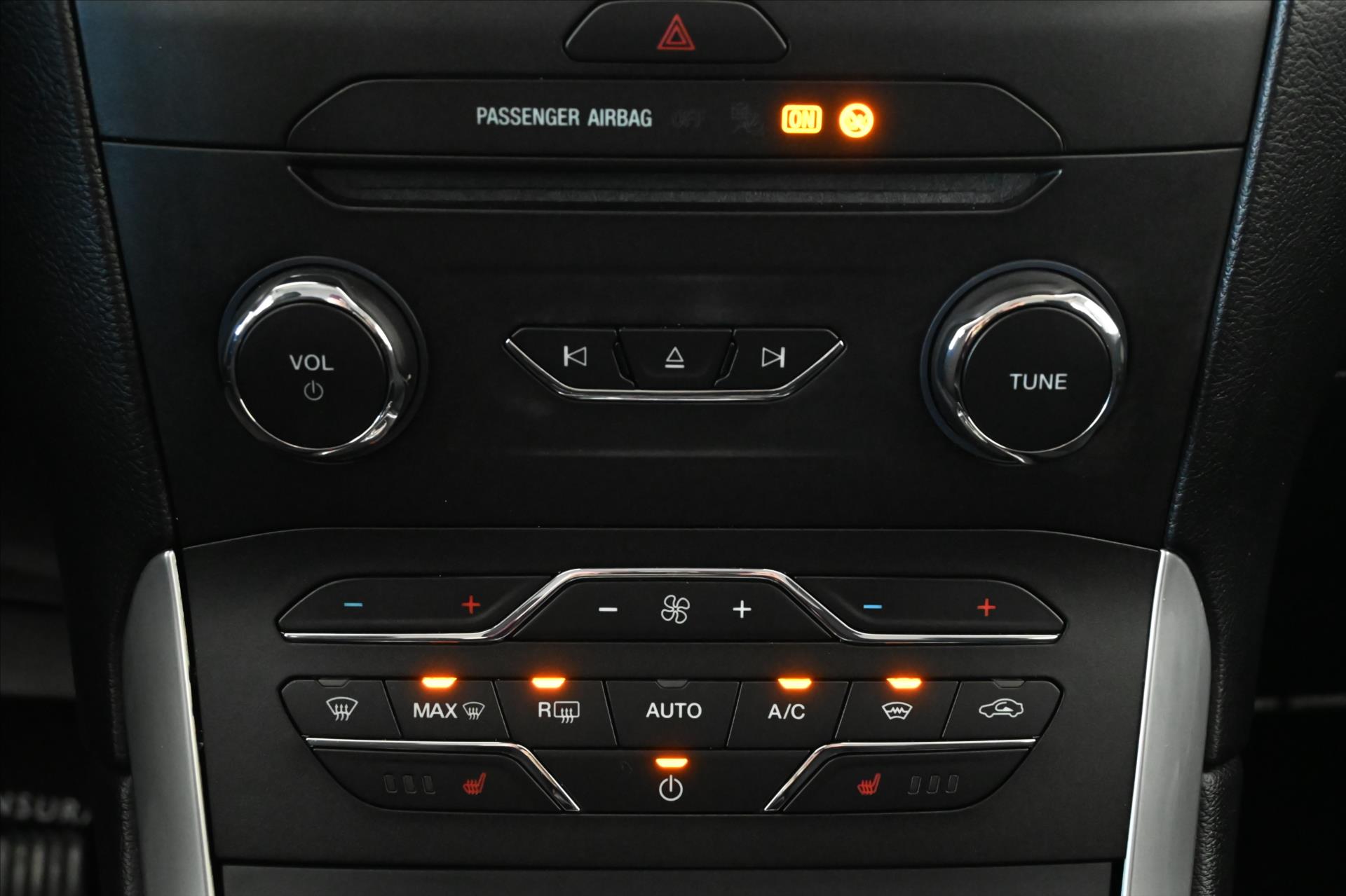 Hlavní fotografie vozu Ford S-MAX 2,0 EcoBlue 110 kW AT8 Záruka až 5 let (22)