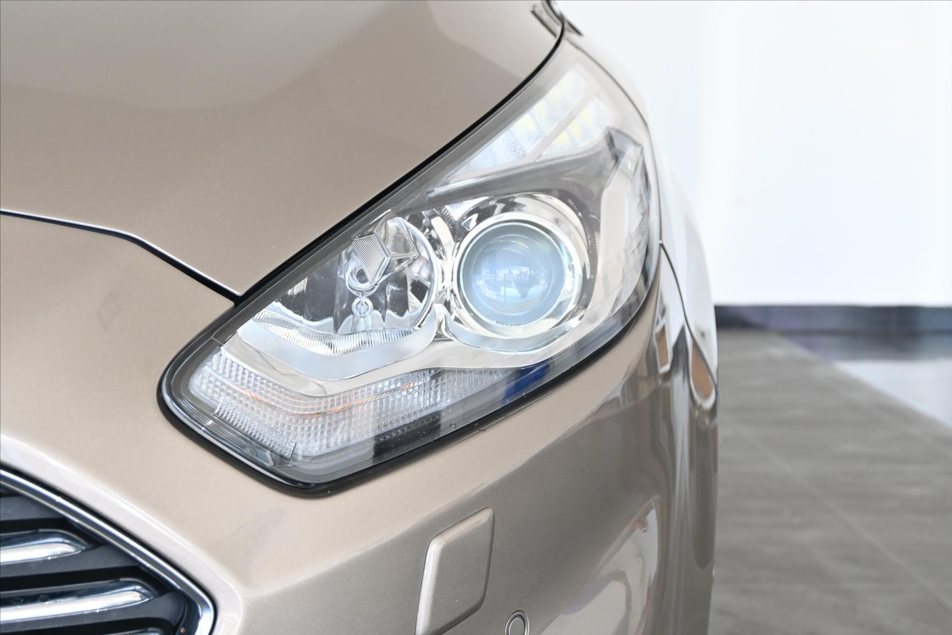 Hlavní fotografie vozu Ford S-MAX 2,0 EcoBlue 110 kW AT8 Záruka až 5 let (30)