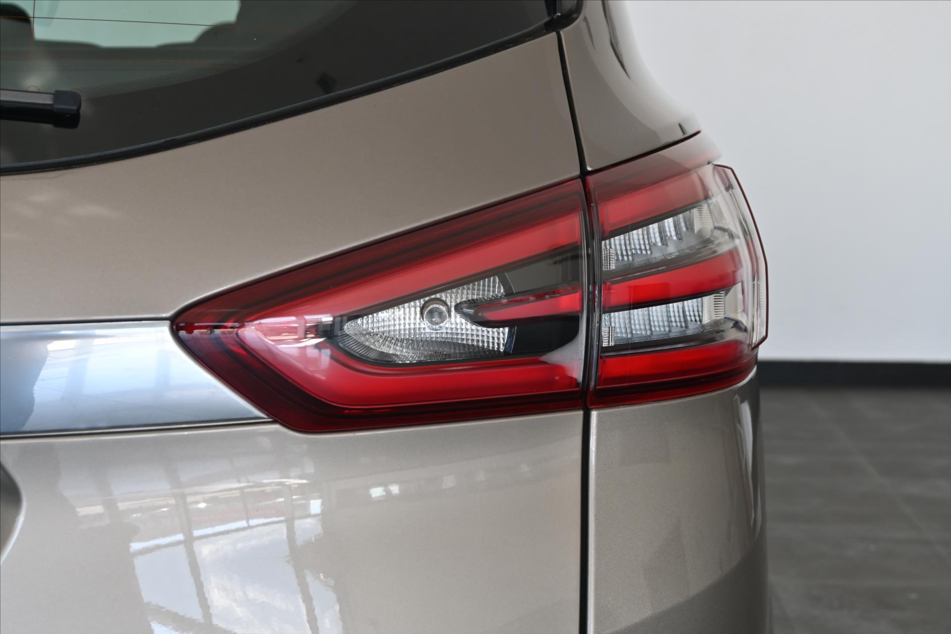 Hlavní fotografie vozu Ford S-MAX 2,0 EcoBlue 110 kW AT8 Záruka až 5 let (31)