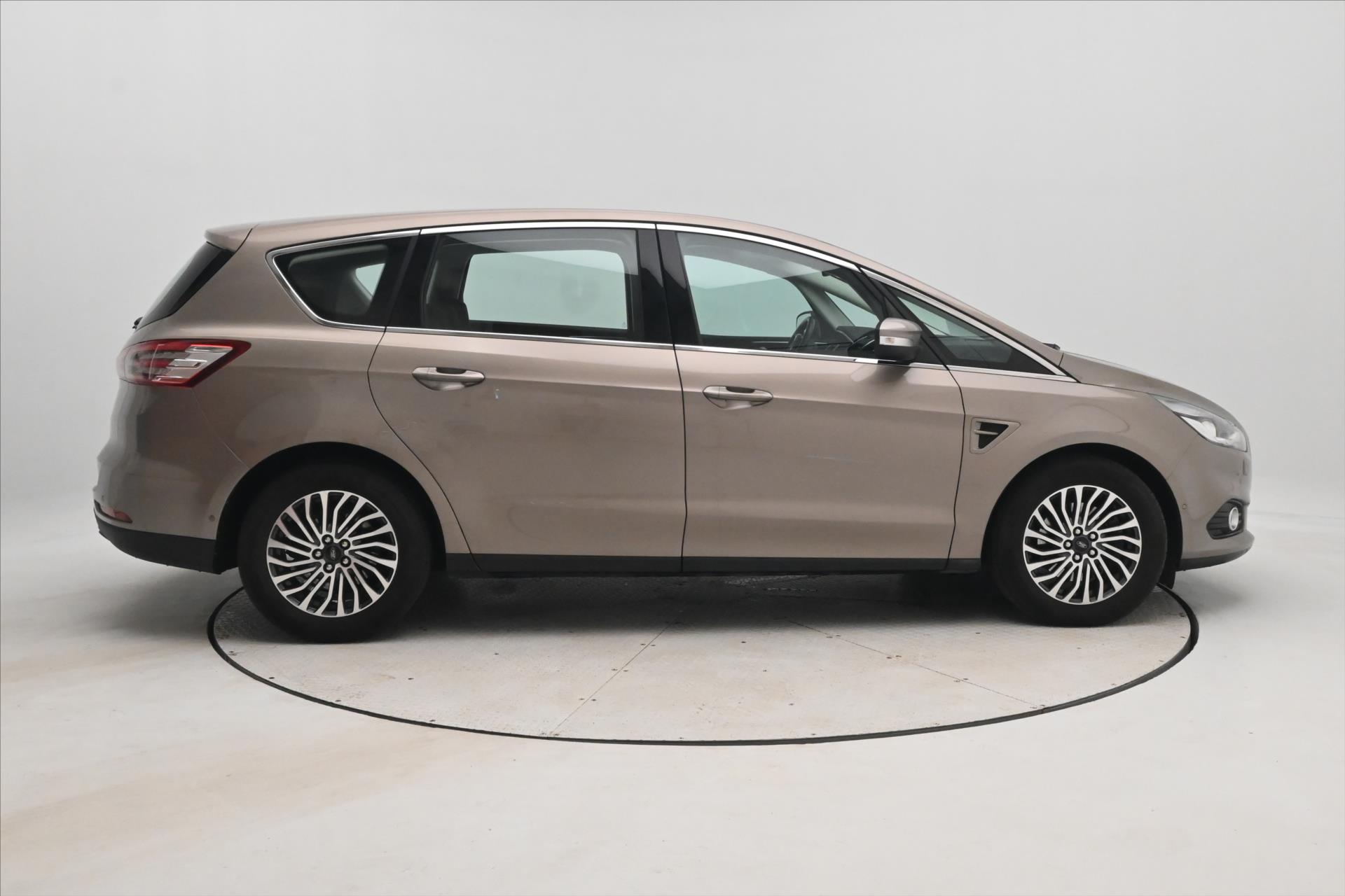 Hlavní fotografie vozu Ford S-MAX 2,0 EcoBlue 110 kW AT8 Záruka až 5 let (4)