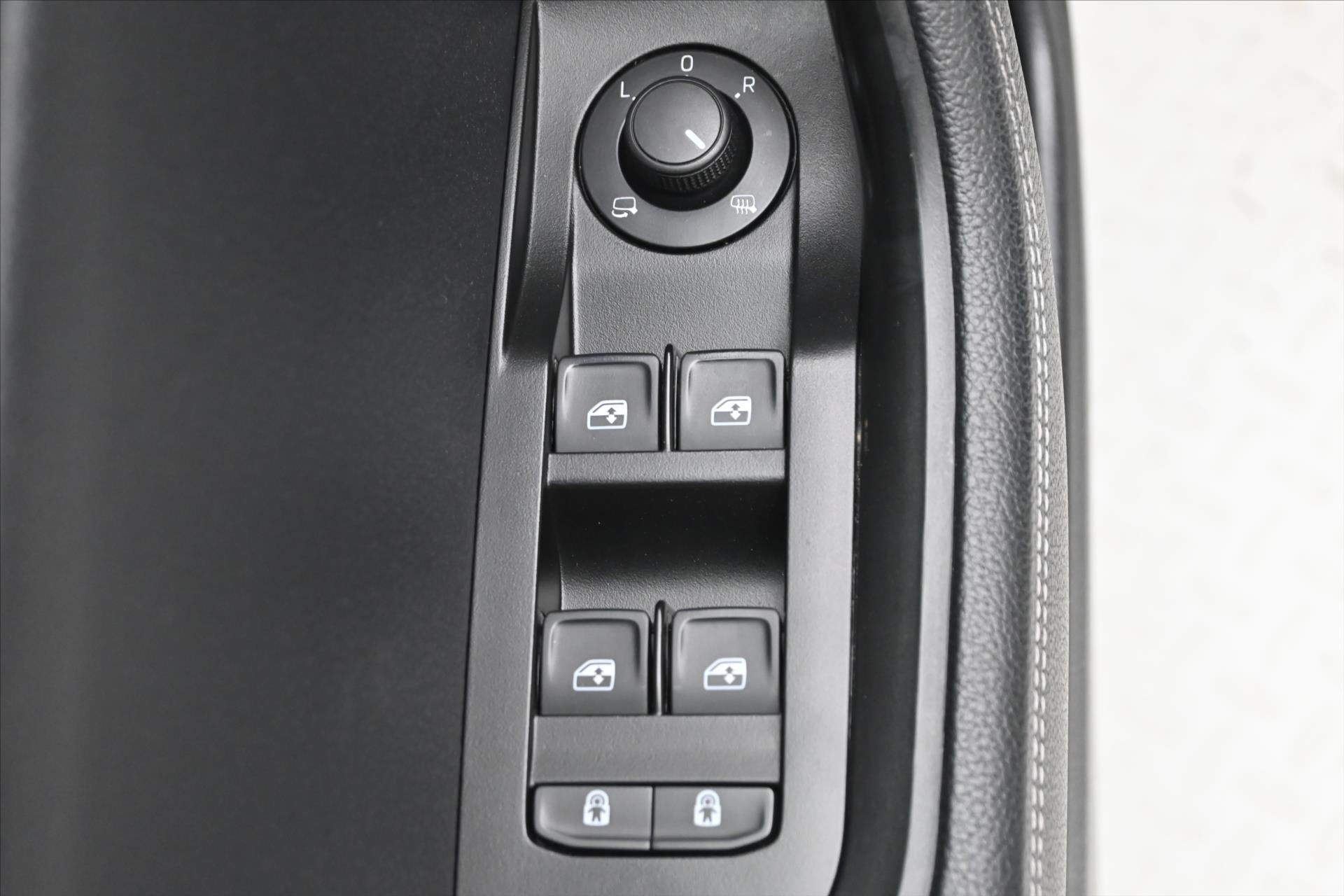 Hlavní fotografie vozu Škoda Superb 2,0 TDI 110 kW DSG Style Záruka až 5 let (26)