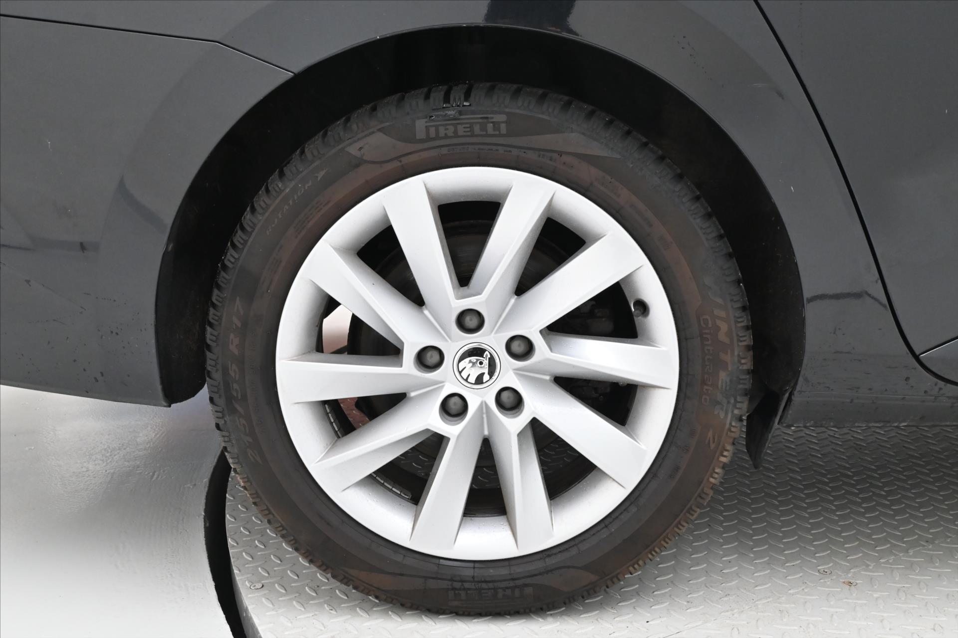 Hlavní fotografie vozu Škoda Superb 2,0 TDI 110 kW DSG Style Záruka až 5 let (32)