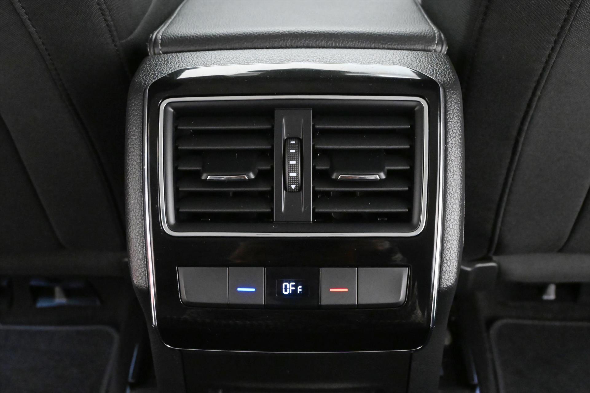 Hlavní fotografie vozu Škoda Superb 2,0 TDi 110kW *Style*DSG* Záruka až 5 let (23)