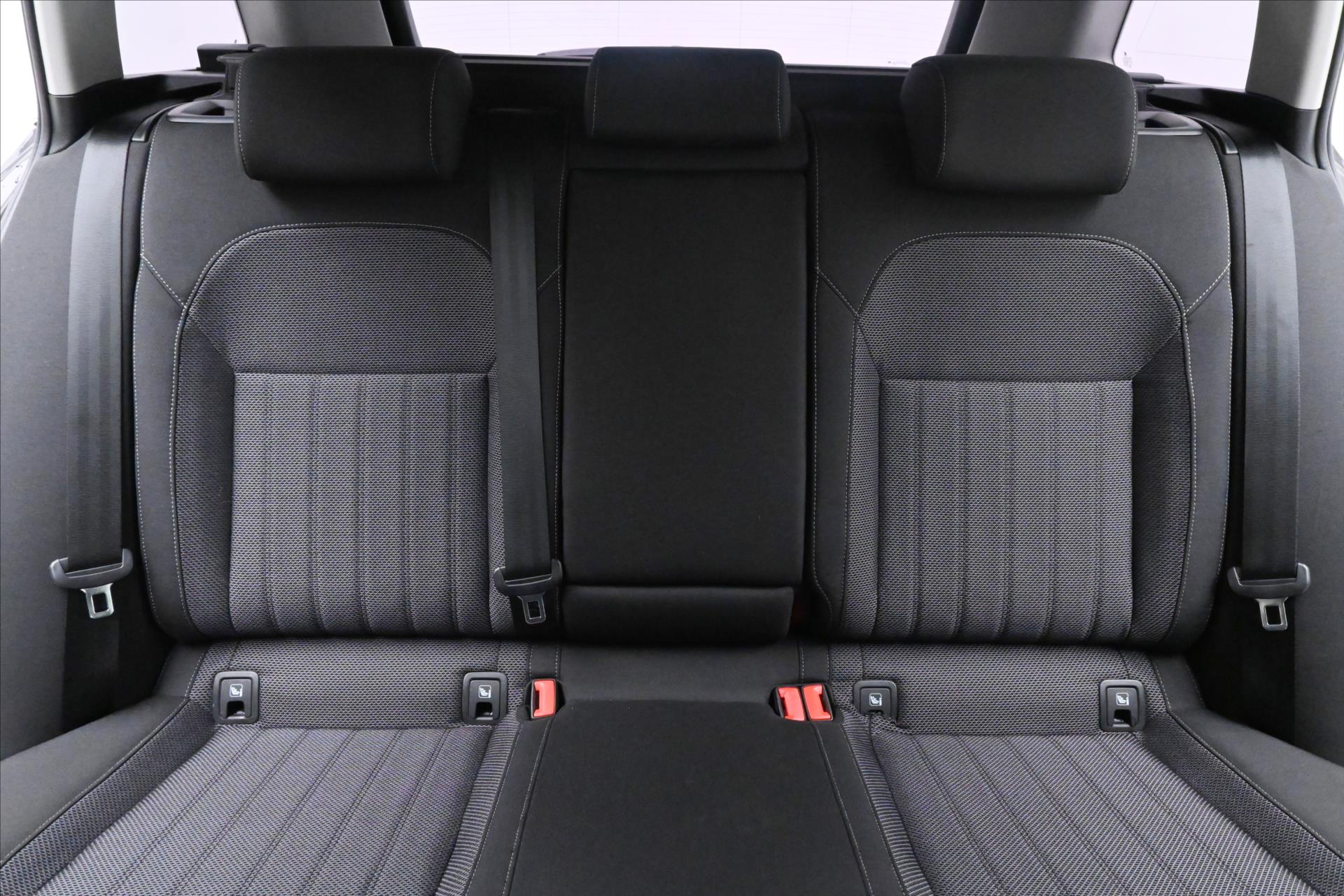 Hlavní fotografie vozu Škoda Superb 2,0 TDi 110kW *Style*DSG* Záruka až 5 let (27)