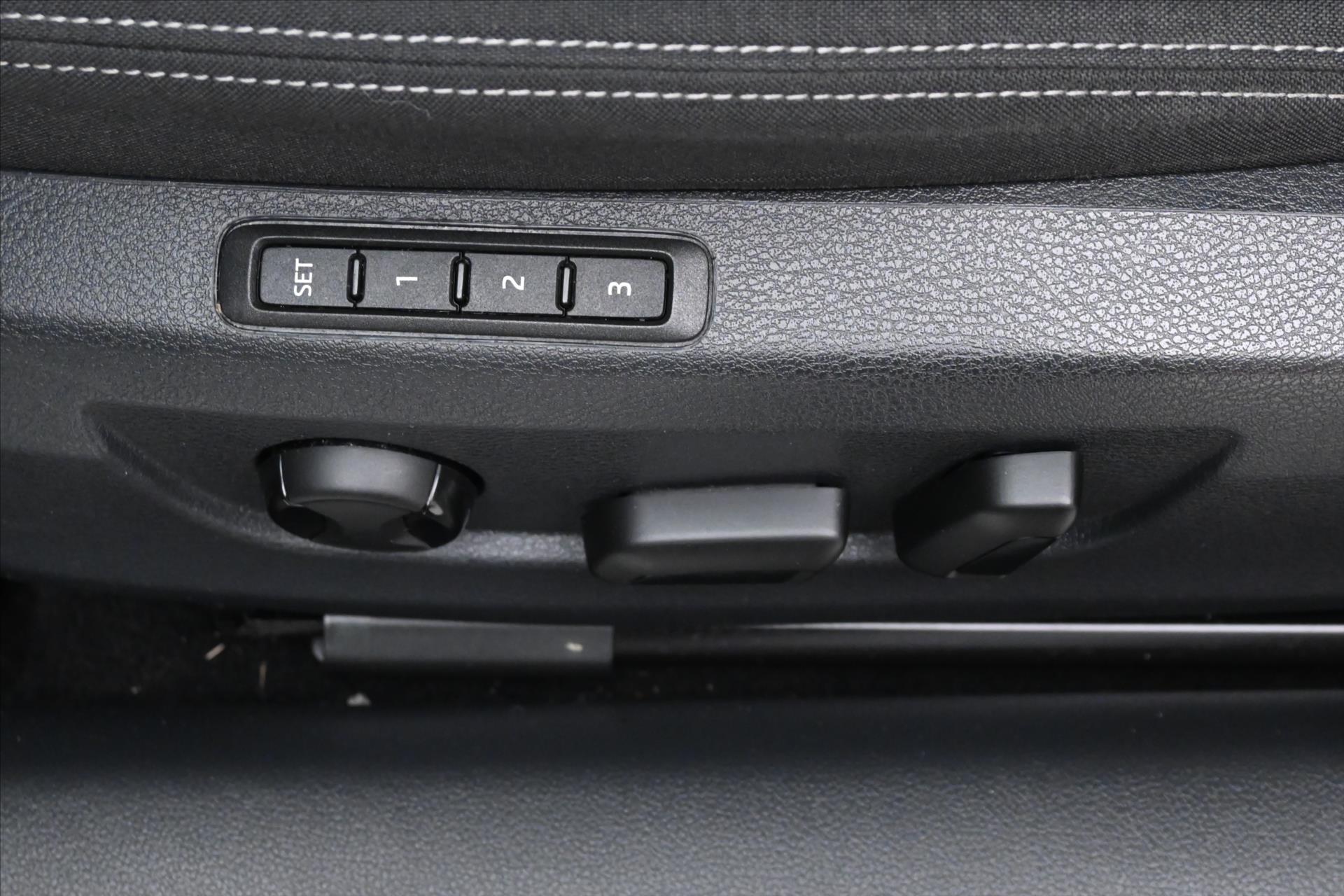 Hlavní fotografie vozu Škoda Superb 2,0 TDi 110kW *Style*DSG* Záruka až 5 let (28)