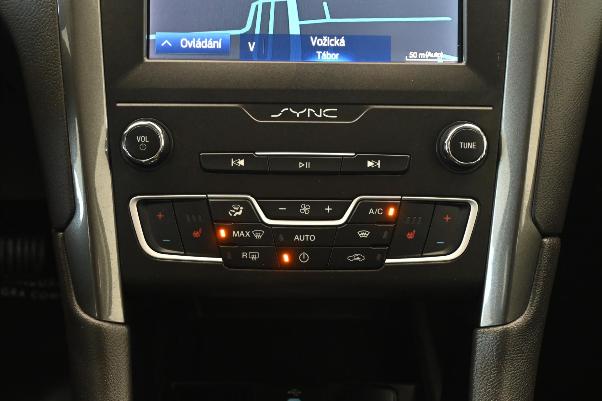 Hlavní fotografie vozu Ford Mondeo 2,0 ECOBLUE 110 kW*AT/8*Záruka až 5 let (21)