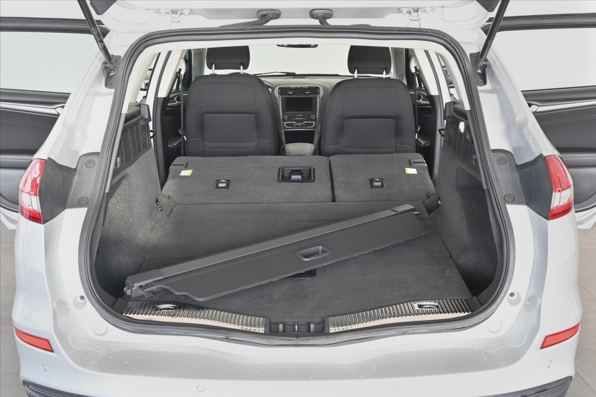 Hlavní fotografie vozu Ford Mondeo 2,0 ECOBLUE 110 kW*AT/8*Záruka až 5 let (7)