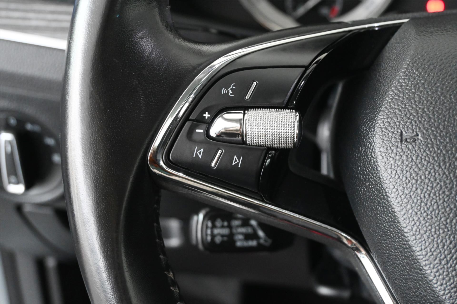 Hlavní fotografie vozu Škoda Superb 2,0 TDI 110 kW DSG Business Executive Záruka až 5 let (18)