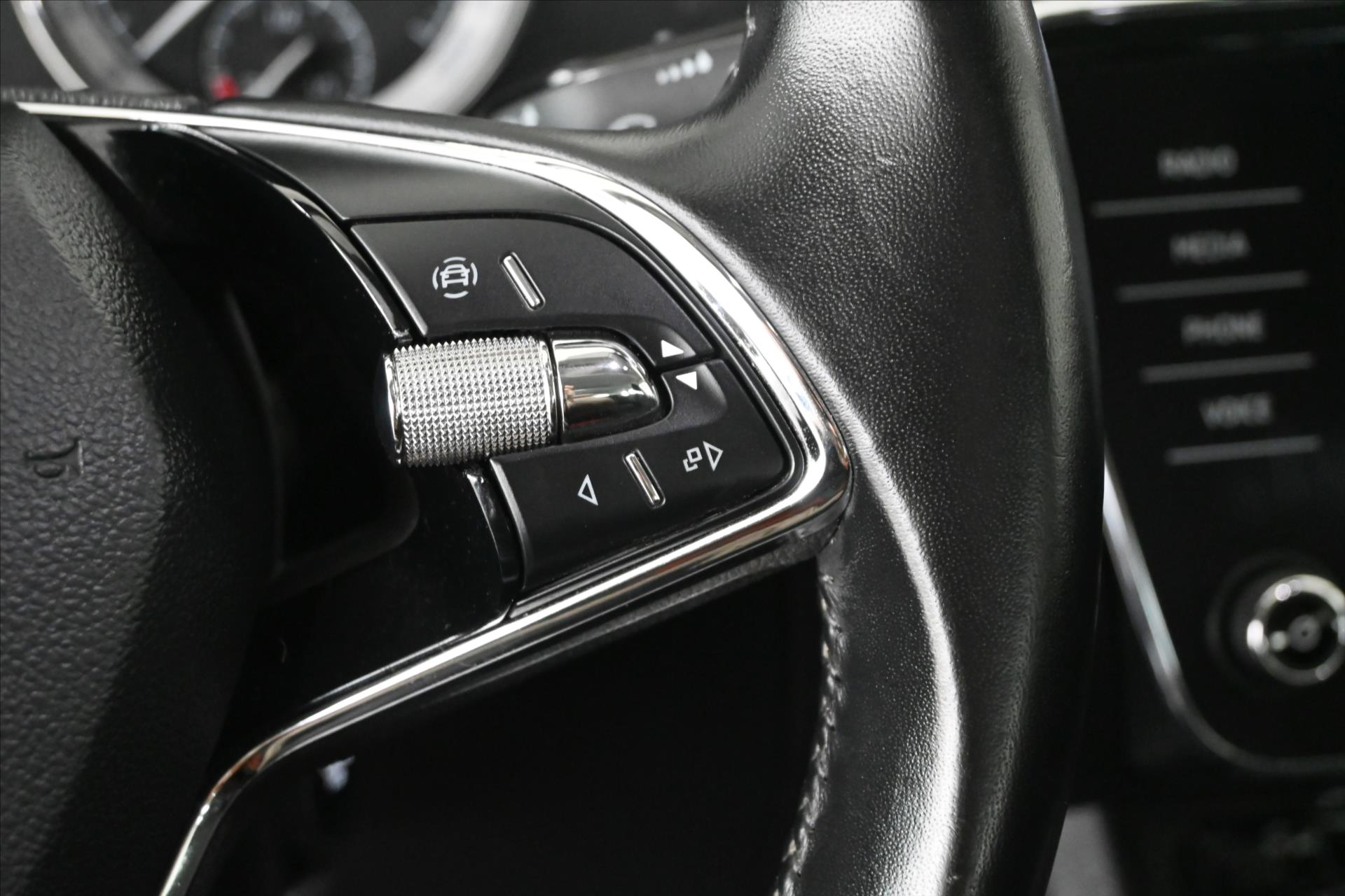 Hlavní fotografie vozu Škoda Superb 2,0 TDI 110 kW DSG Business Executive Záruka až 5 let (19)