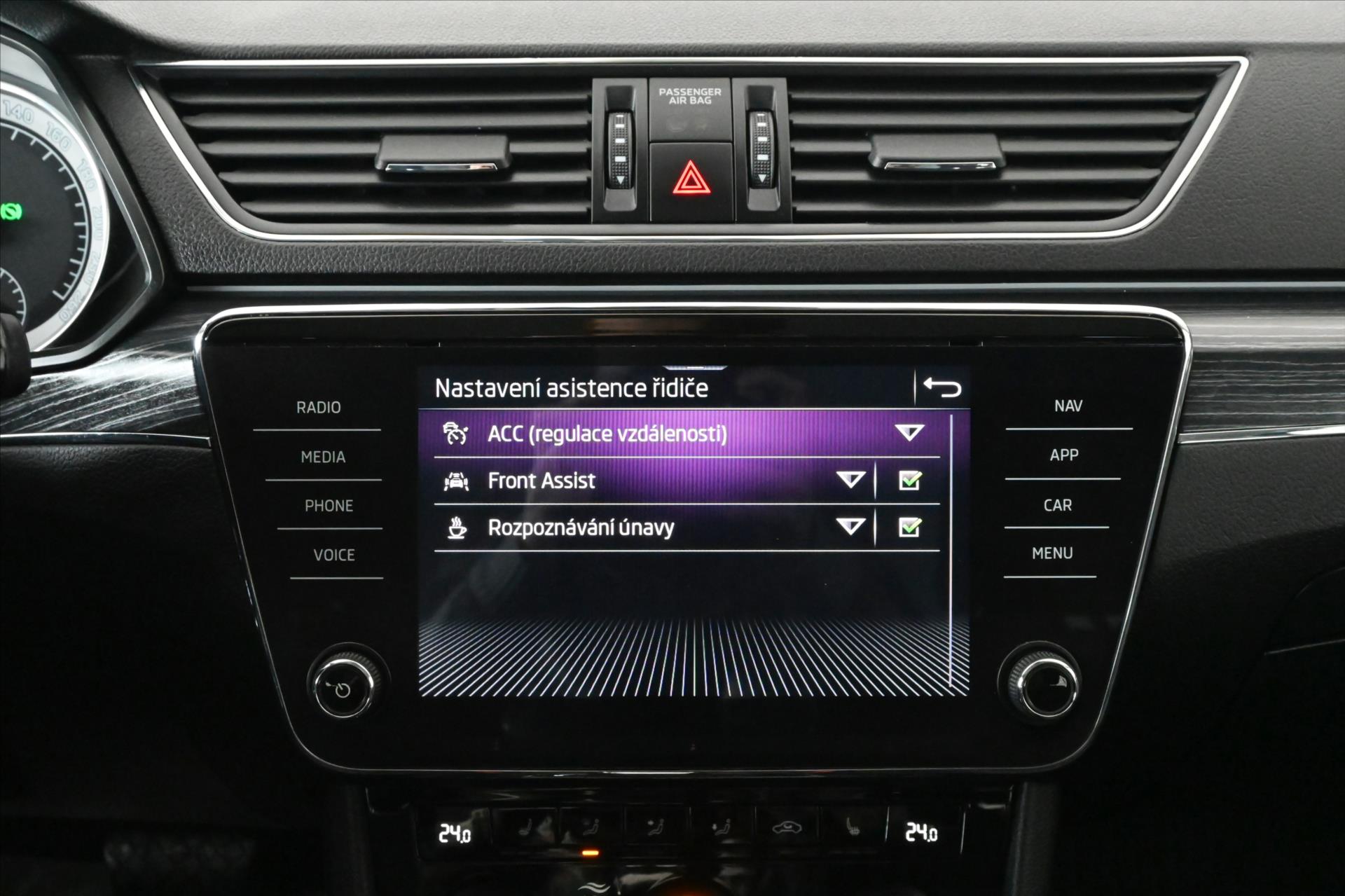 Hlavní fotografie vozu Škoda Superb 2,0 TDI 110 kW DSG Business Executive Záruka až 5 let (22)