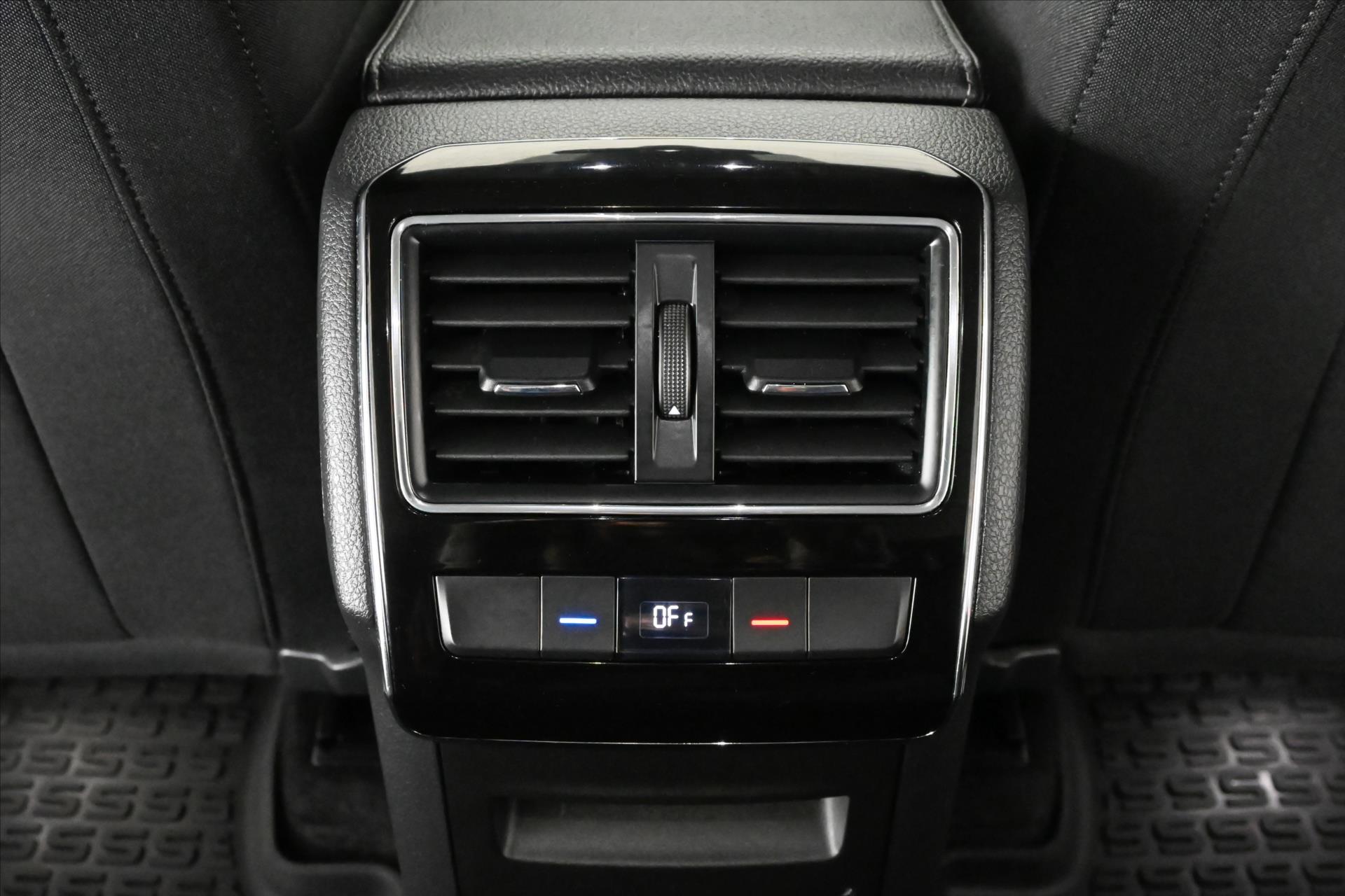 Hlavní fotografie vozu Škoda Superb 2,0 TDI 110 kW DSG Business Executive Záruka až 5 let (25)