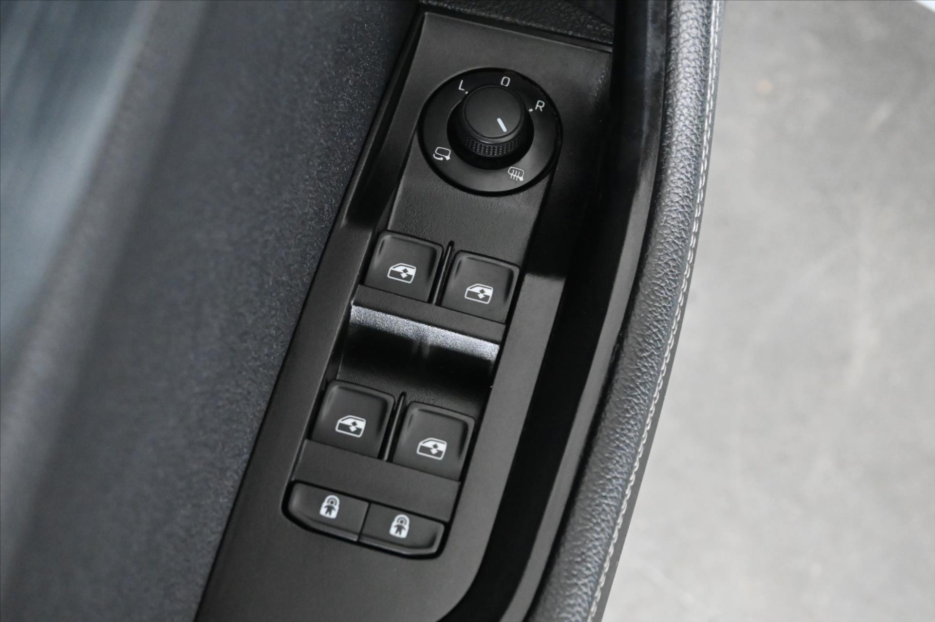 Hlavní fotografie vozu Škoda Superb 2,0 TDI 110 kW DSG Business Executive Záruka až 5 let (29)