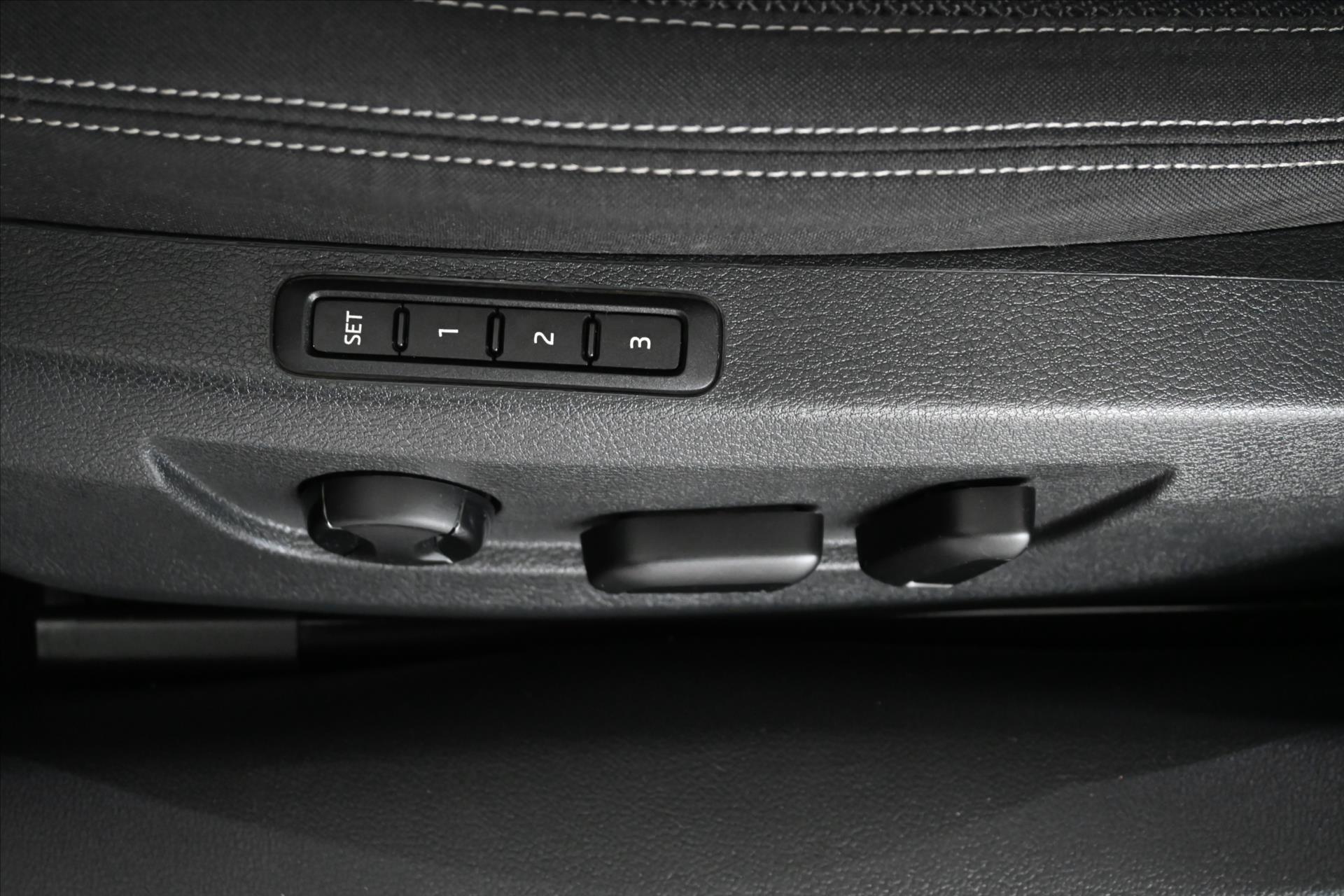 Hlavní fotografie vozu Škoda Superb 2,0 TDI 110 kW DSG Business Executive Záruka až 5 let (32)