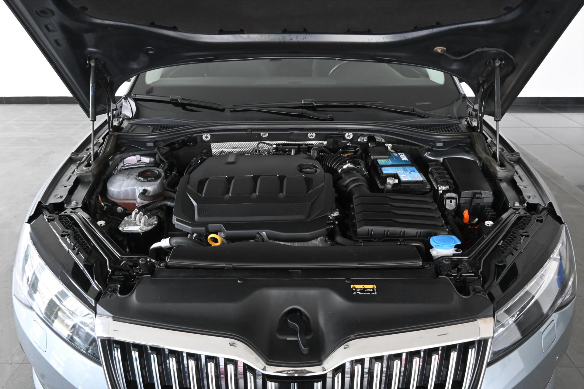 Hlavní fotografie vozu Škoda Superb 2,0 TDI 110 kW DSG Business Executive Záruka až 5 let (6)