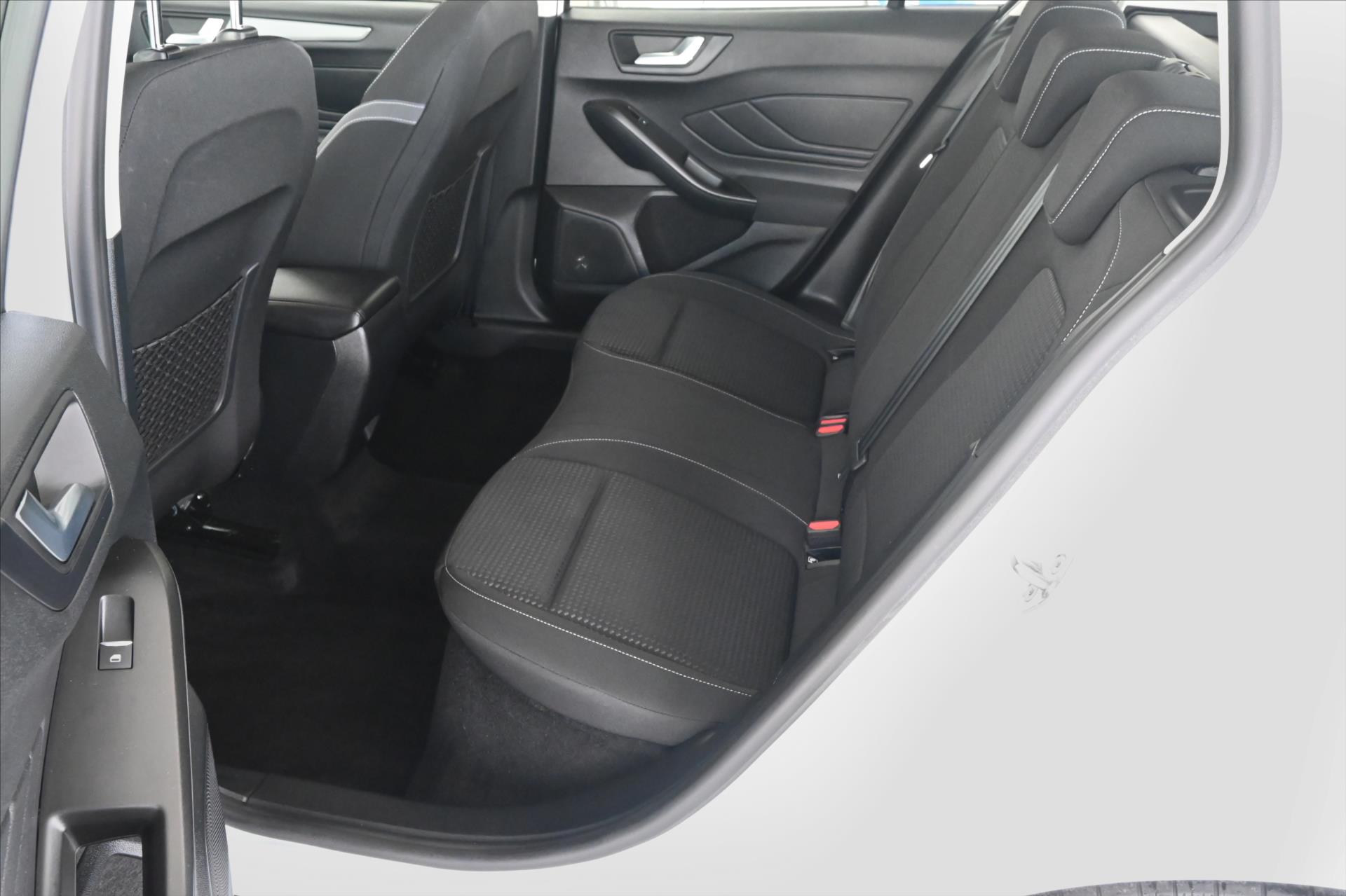 Hlavní fotografie vozu Ford Focus 1,5 EcoBlue 88 kW AT/8 Titanium Záruka až 5 let (10)