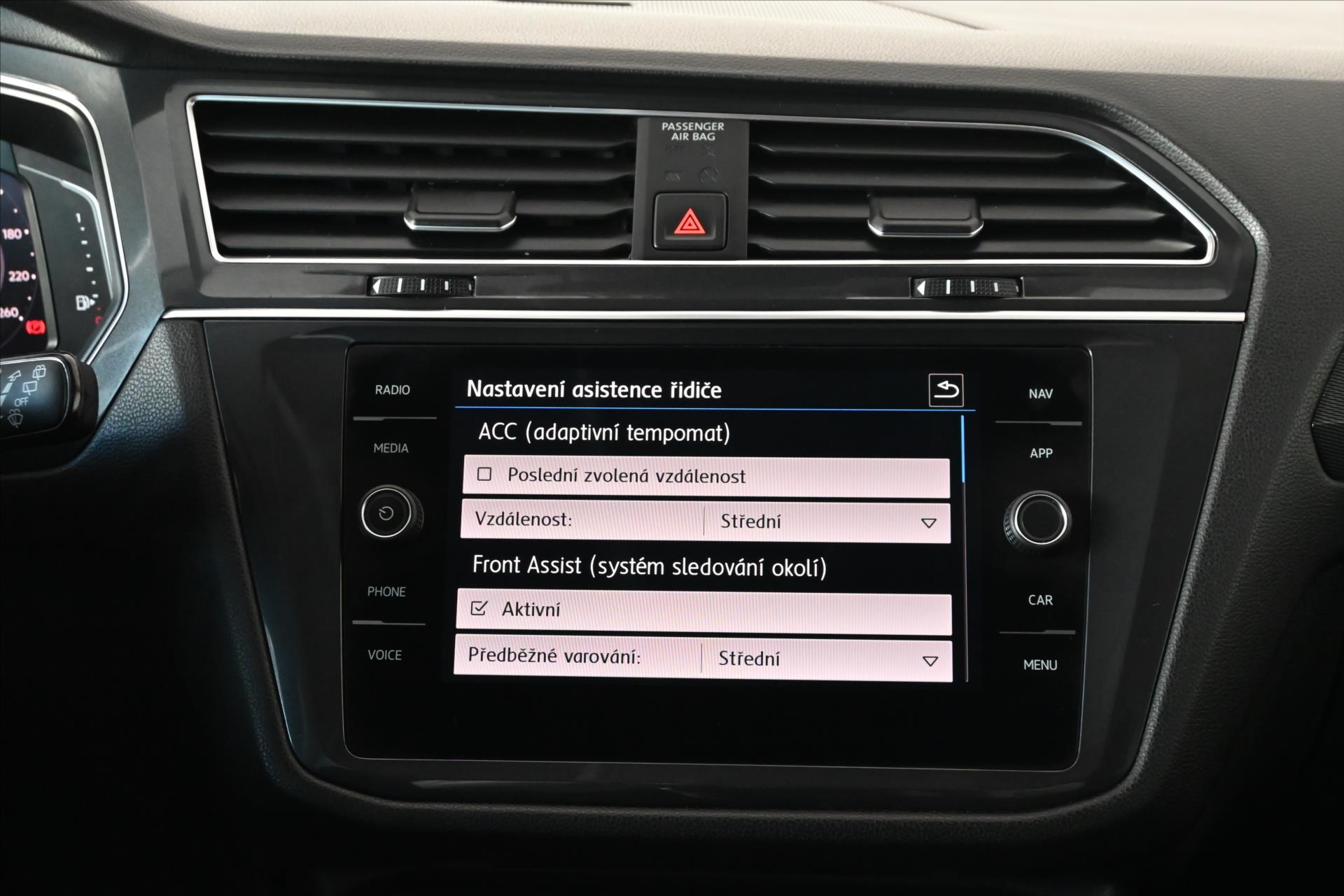 Hlavní fotografie vozu Volkswagen Tiguan Allspace 2,0 TDI 176 kW DSG Business Premium Záruka až 5 let (21)