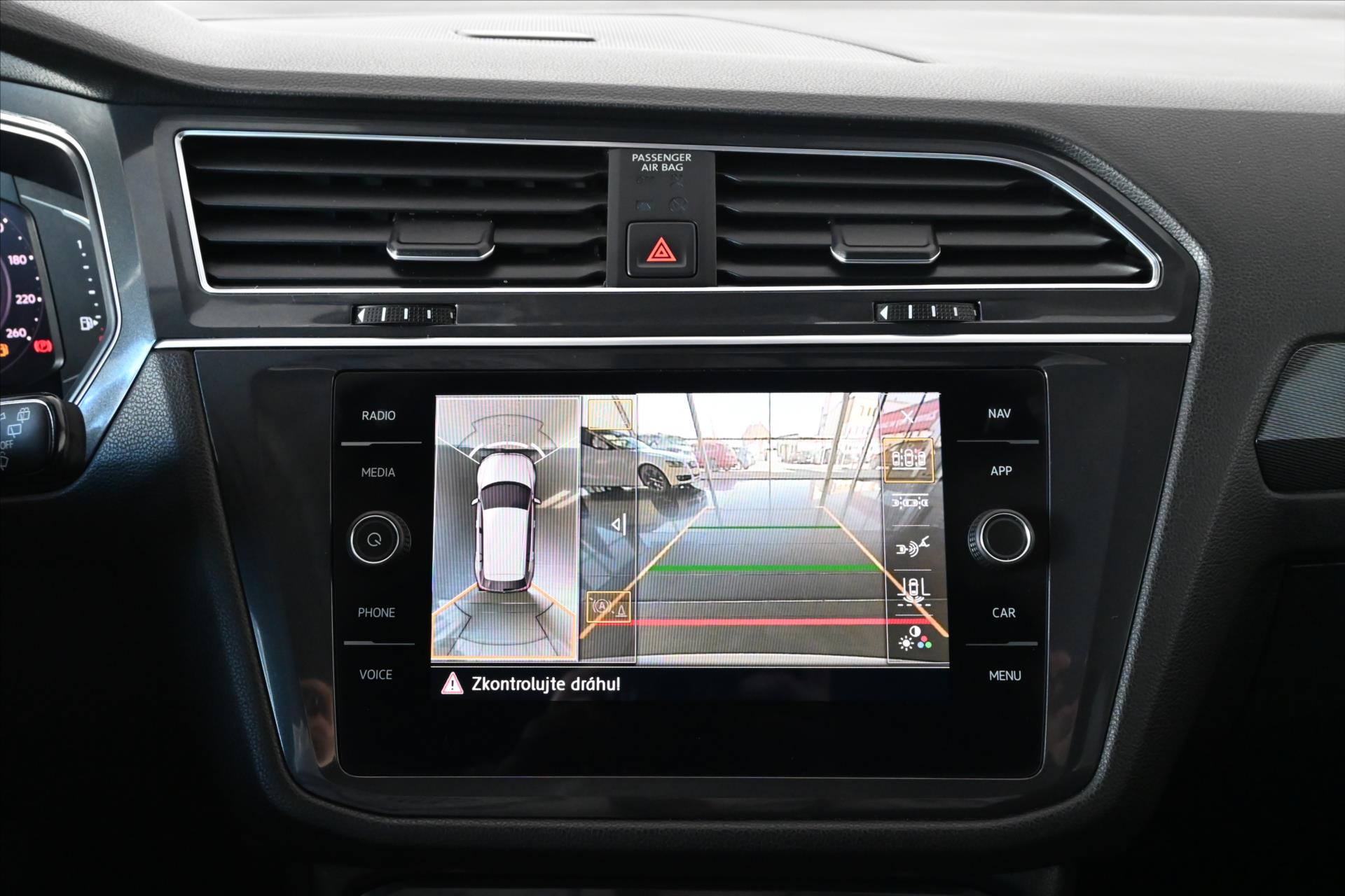 Hlavní fotografie vozu Volkswagen Tiguan Allspace 2,0 TDI 176 kW DSG Business Premium Záruka až 5 let (24)