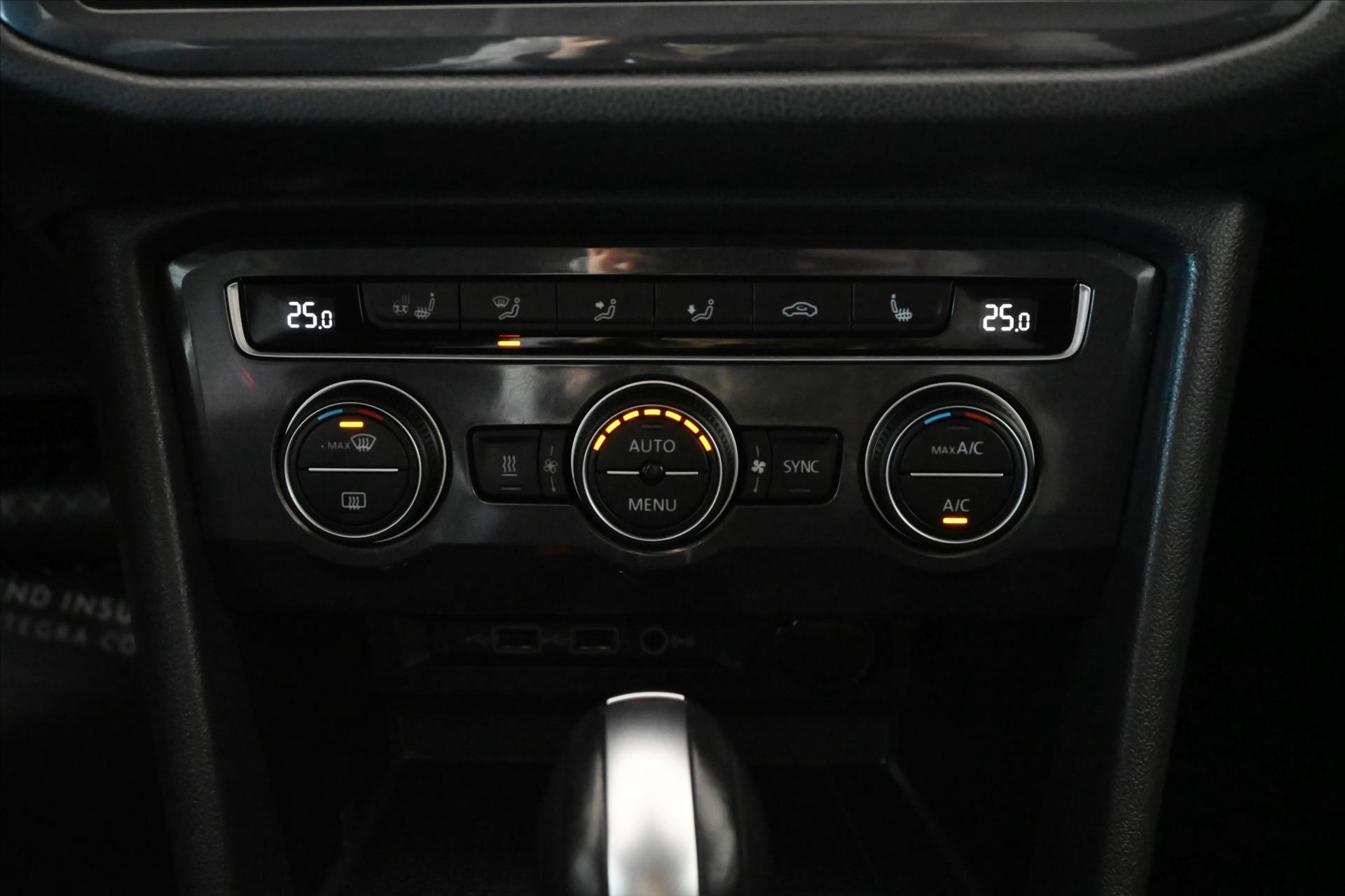 Hlavní fotografie vozu Volkswagen Tiguan Allspace 2,0 TDI 176 kW DSG Business Premium Záruka až 5 let (25)