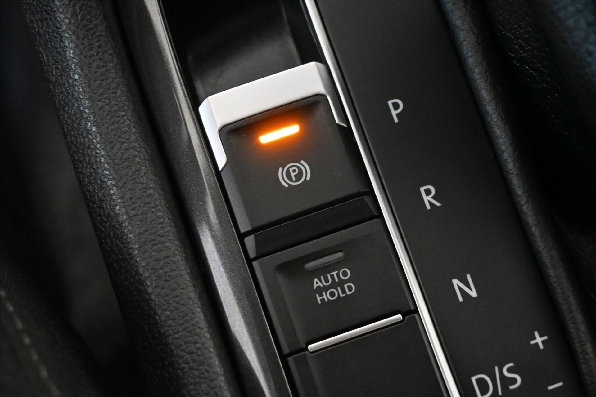 Hlavní fotografie vozu Volkswagen Tiguan Allspace 2,0 TDI 176 kW DSG Business Premium Záruka až 5 let (28)