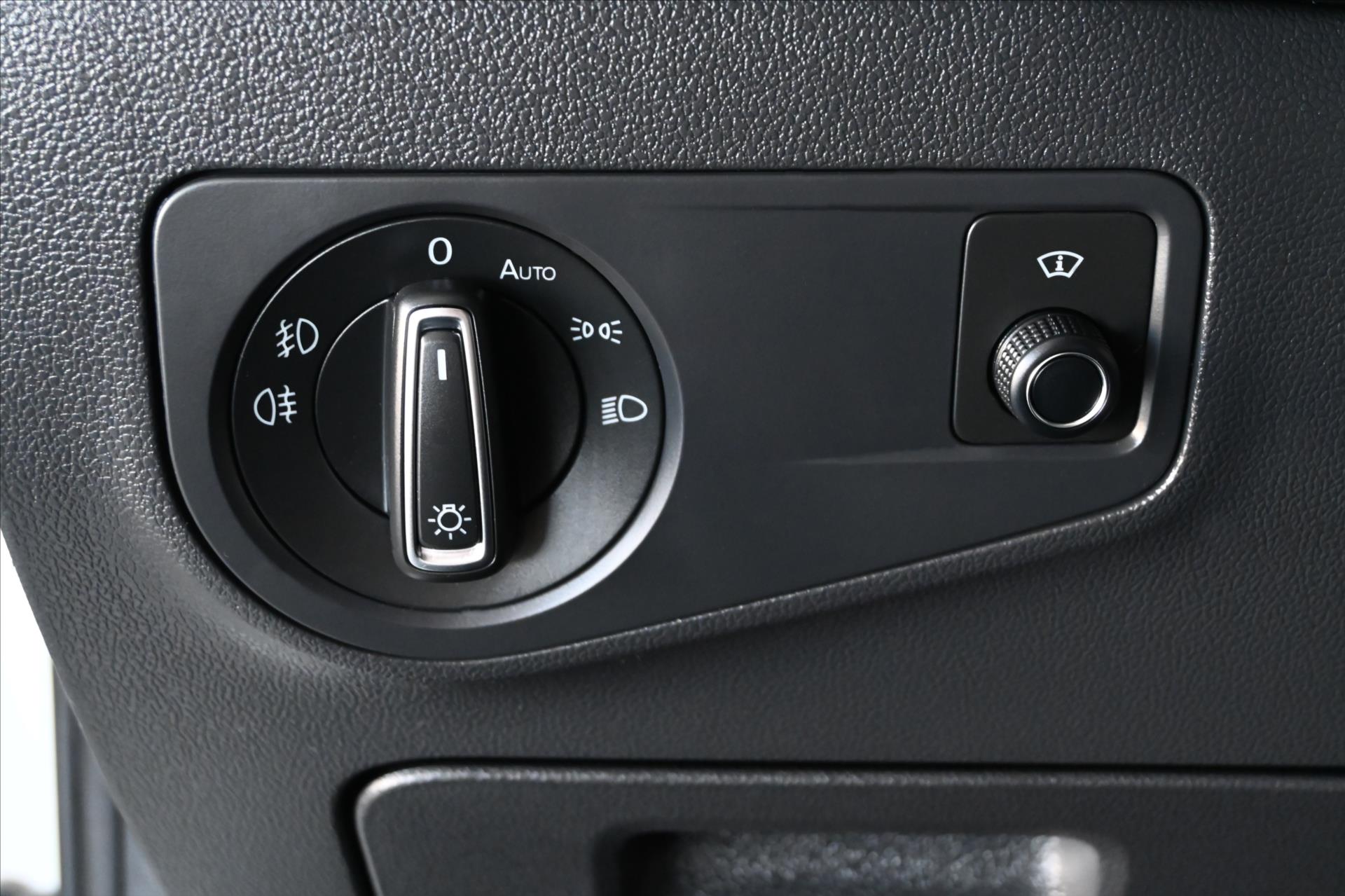 Hlavní fotografie vozu Volkswagen Tiguan Allspace 2,0 TDI 176 kW DSG Business Premium Záruka až 5 let (31)