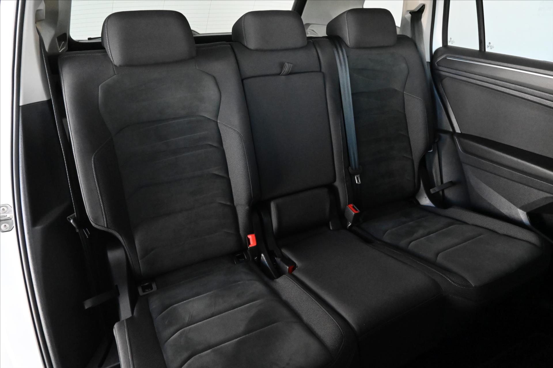 Hlavní fotografie vozu Volkswagen Tiguan Allspace 2,0 TDI 176 kW DSG Business Premium Záruka až 5 let (32)