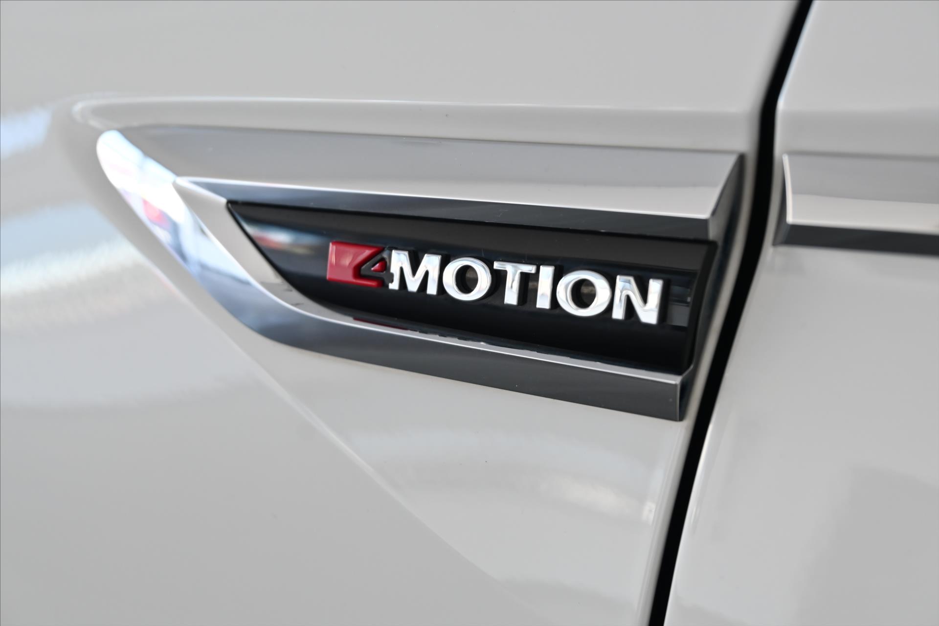 Hlavní fotografie vozu Volkswagen Tiguan Allspace 2,0 TDI 176 kW DSG Business Premium Záruka až 5 let (37)