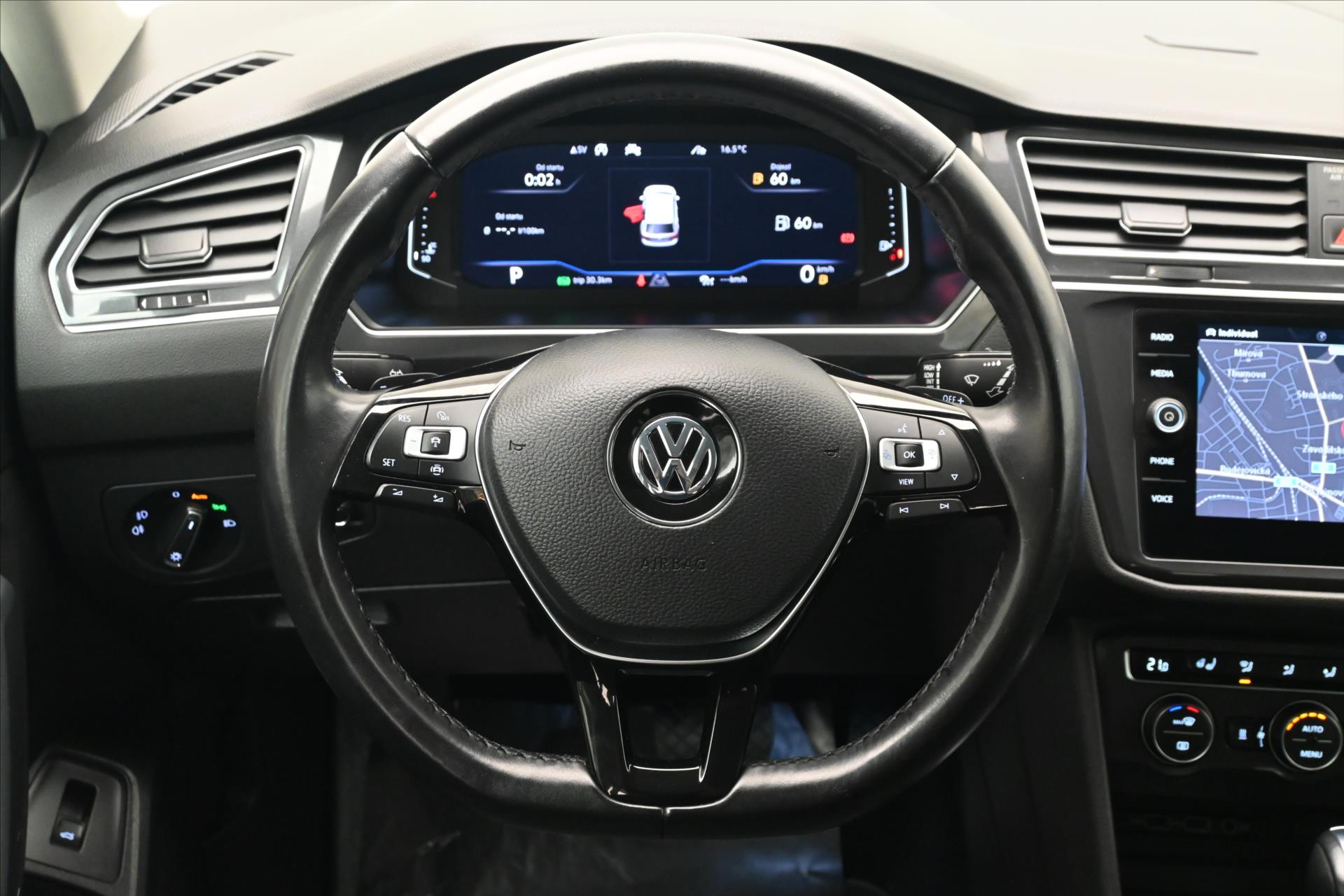 Hlavní fotografie vozu Volkswagen Tiguan Allspace 2,0 TDI 176 kW DSG Business Premium Záruka až 5 let (18)