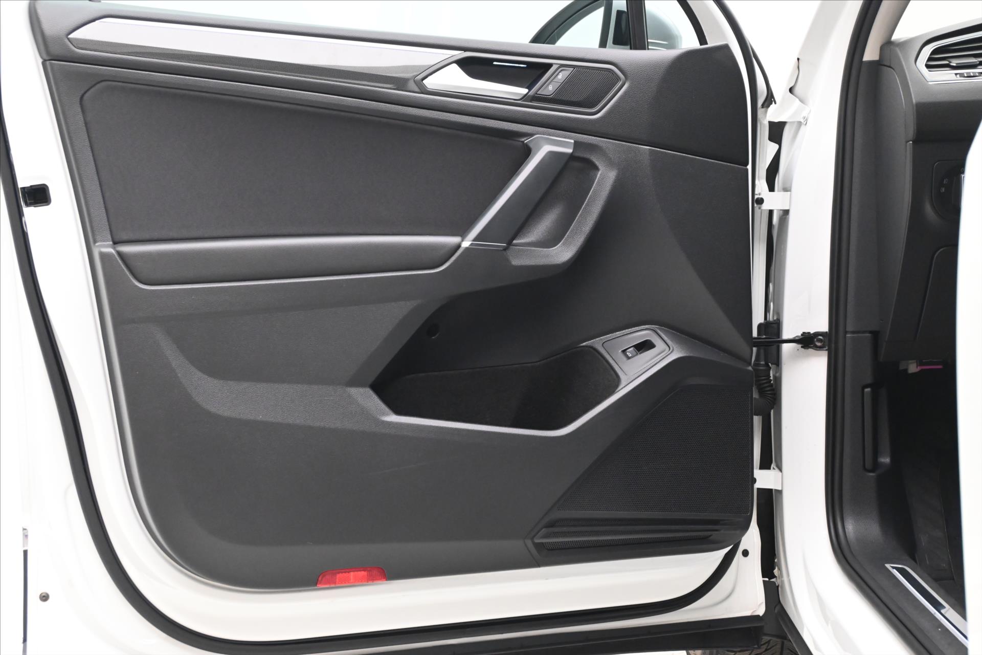 Hlavní fotografie vozu Volkswagen Tiguan Allspace 2,0 TDI 176 kW DSG Business Premium Záruka až 5 let (24)