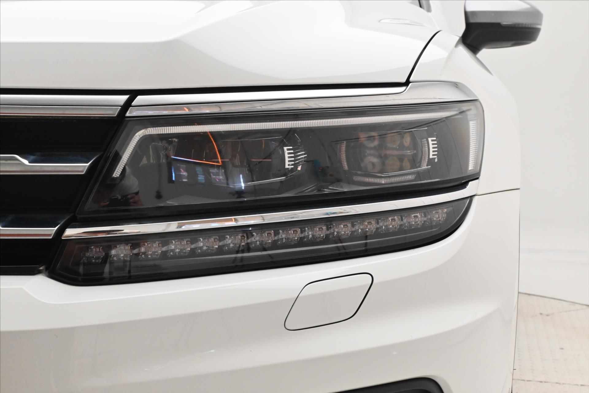 Hlavní fotografie vozu Volkswagen Tiguan Allspace 2,0 TDI 176 kW DSG Business Premium Záruka až 5 let (29)