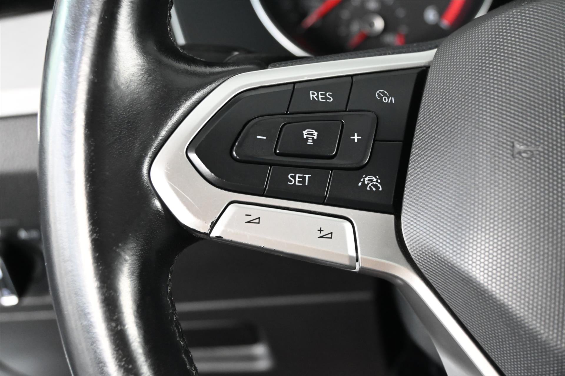 Hlavní fotografie vozu Volkswagen Passat 2,0 TDI 110 kW DSG Business Záruka až 5 let (18)