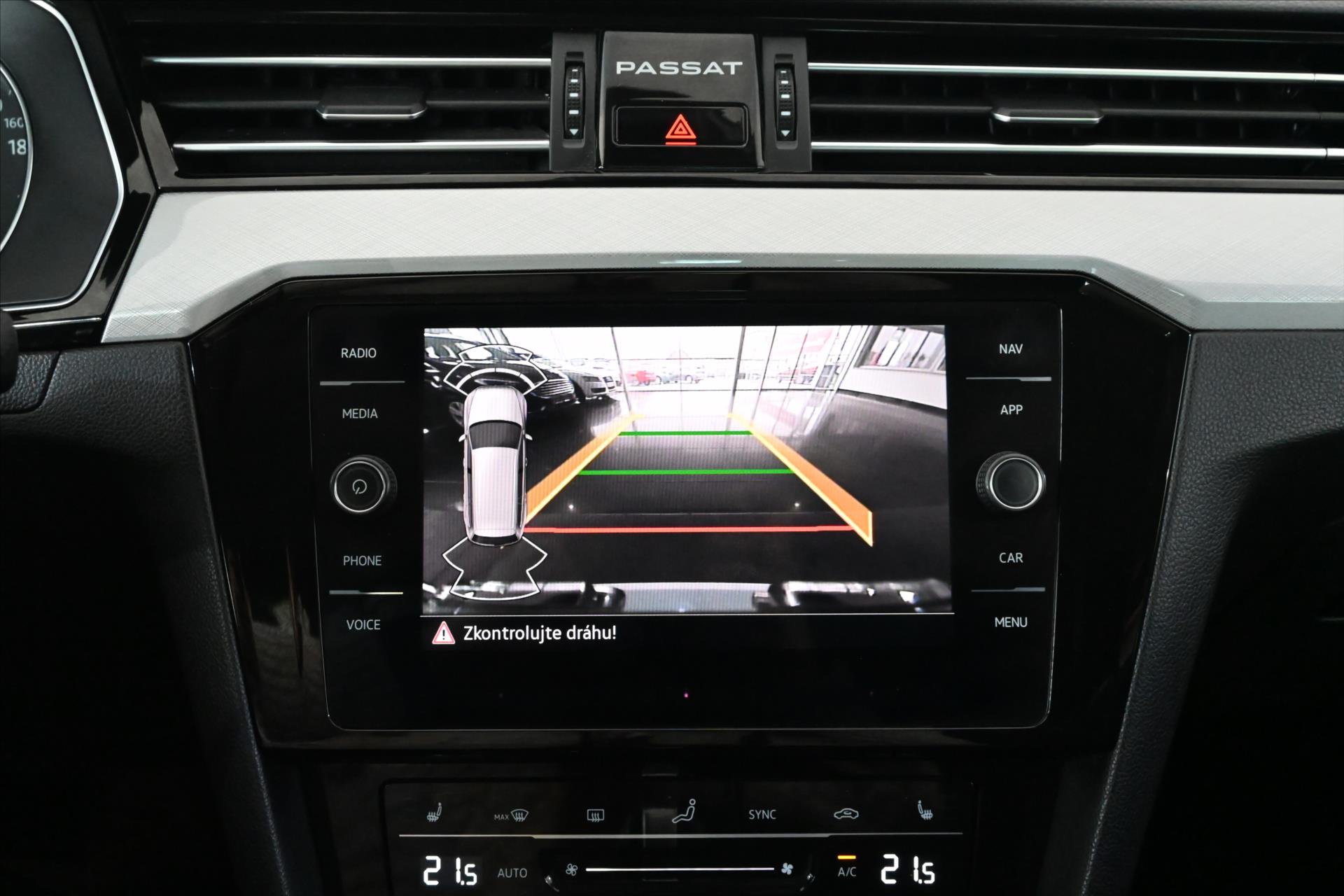 Hlavní fotografie vozu Volkswagen Passat 2,0 TDI 110 kW DSG Business Záruka až 5 let (22)