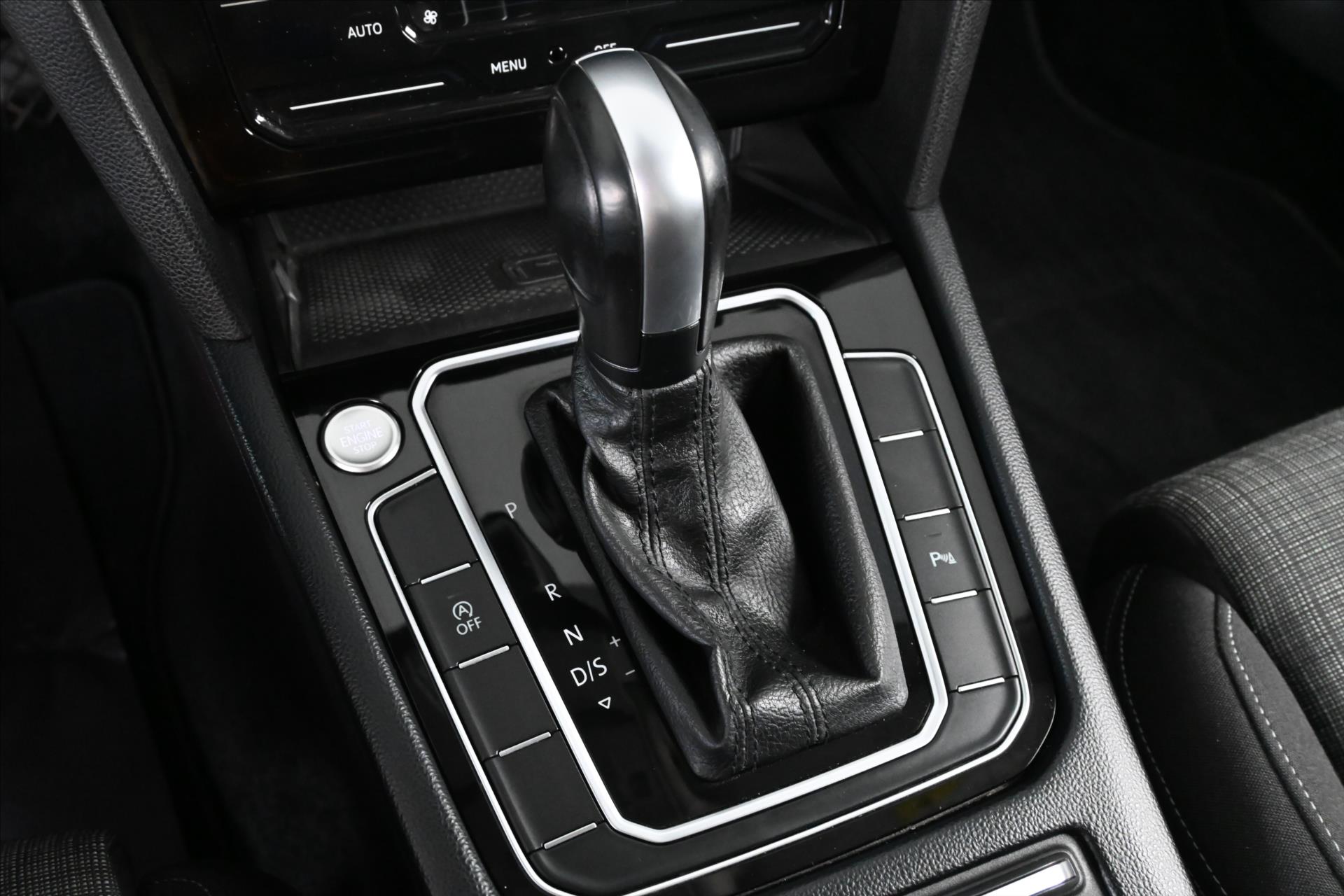 Hlavní fotografie vozu Volkswagen Passat 2,0 TDI 110 kW DSG Business Záruka až 5 let (25)