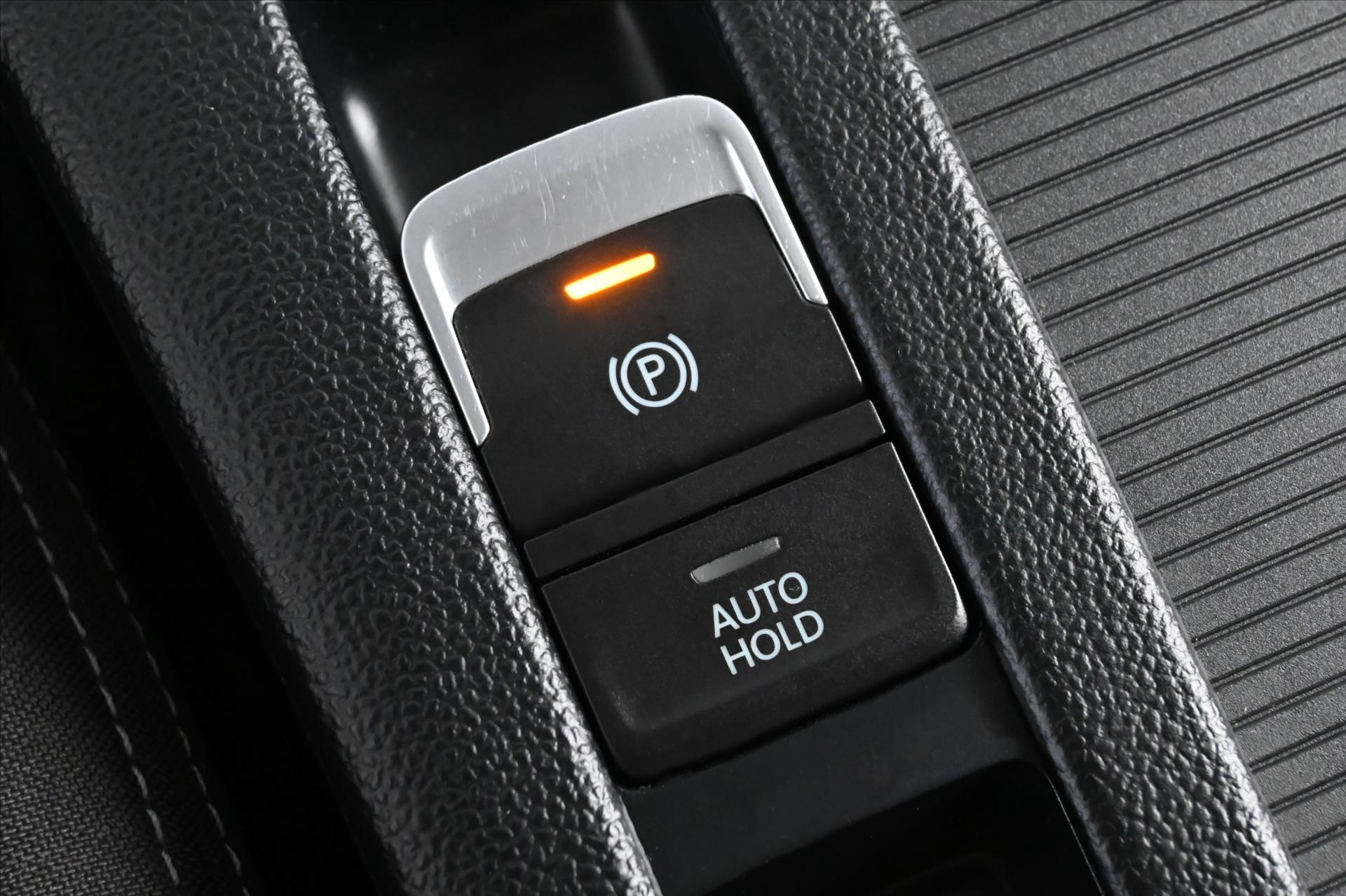 Hlavní fotografie vozu Volkswagen Passat 2,0 TDI 110 kW DSG Business Záruka až 5 let (26)