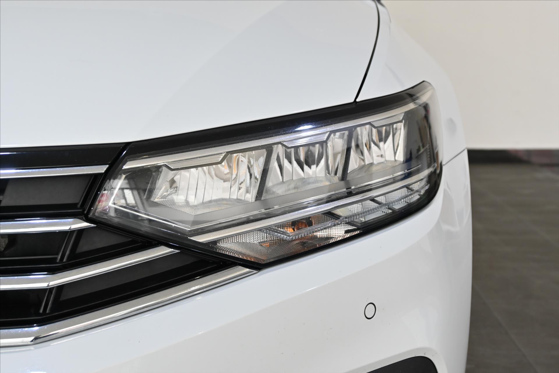 Hlavní fotografie vozu Volkswagen Passat 2,0 TDI 110 kW DSG Business Záruka až 5 let (31)