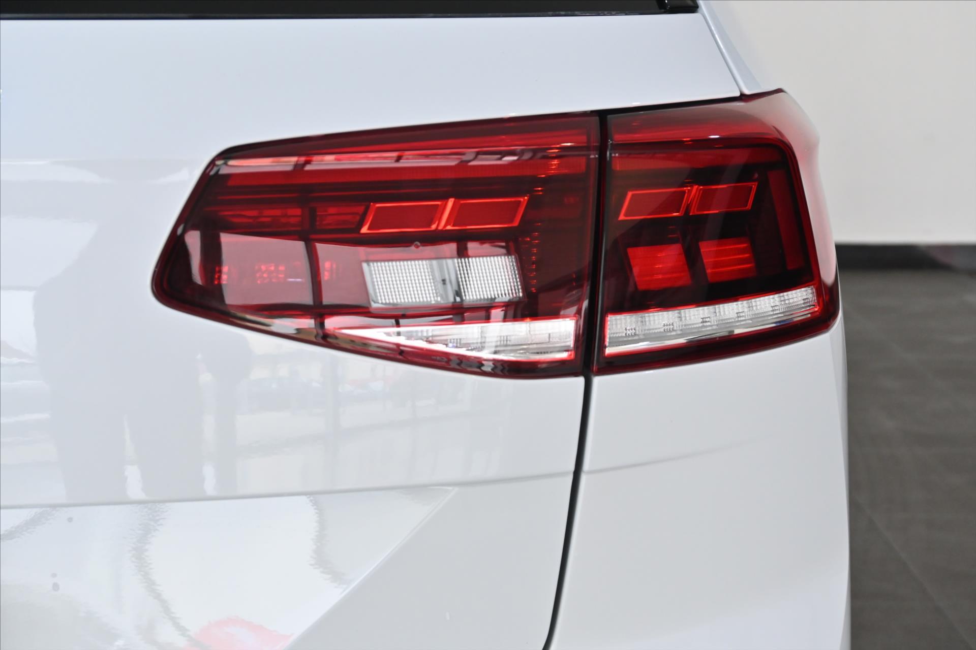 Hlavní fotografie vozu Volkswagen Passat 2,0 TDI 110 kW DSG Business Záruka až 5 let (32)