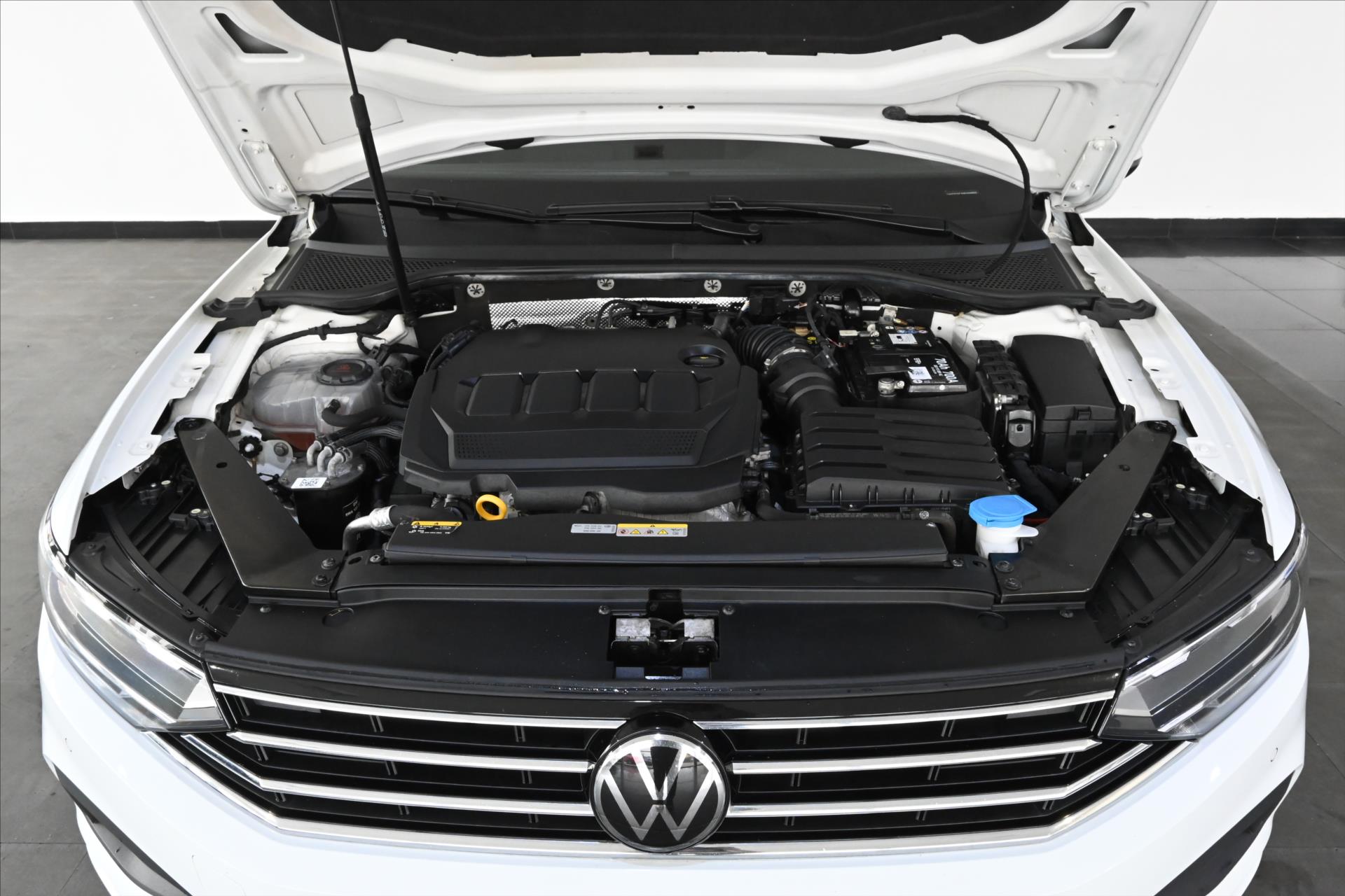 Hlavní fotografie vozu Volkswagen Passat 2,0 TDI 110 kW DSG Business Záruka až 5 let (6)