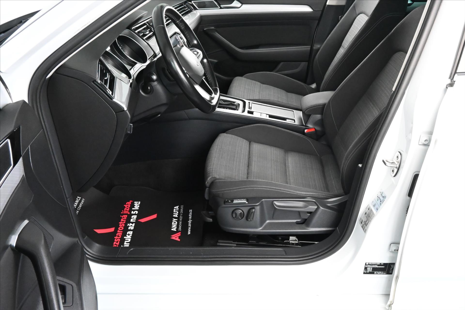 Hlavní fotografie vozu Volkswagen Passat 2,0 TDI 110 kW DSG Business Záruka až 5 let (10)