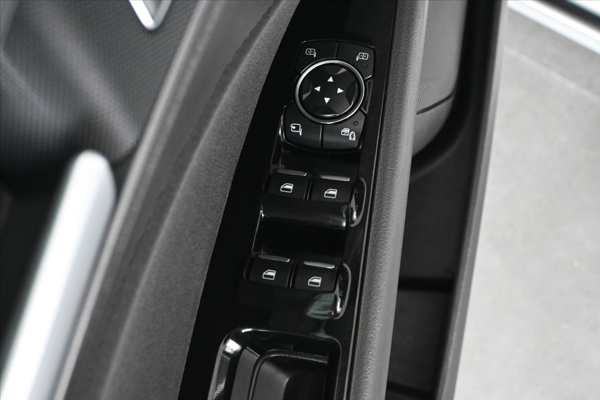 Hlavní fotografie vozu Ford Mondeo 2,0 EcoBlue 140 kW*AT/8*Titanium*Záruka až 5 let (25)